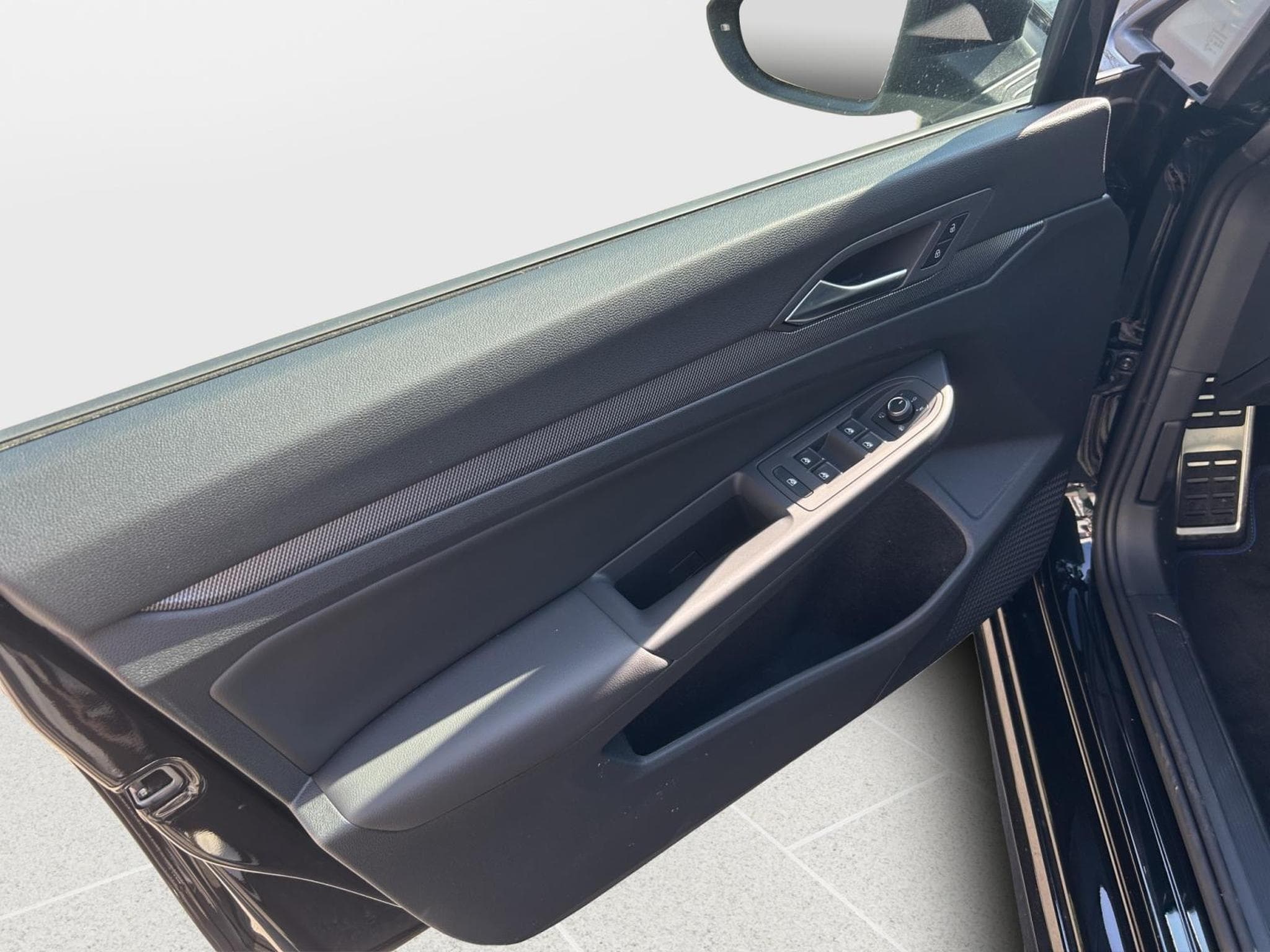 VW Golf R (2026) - Photo 16