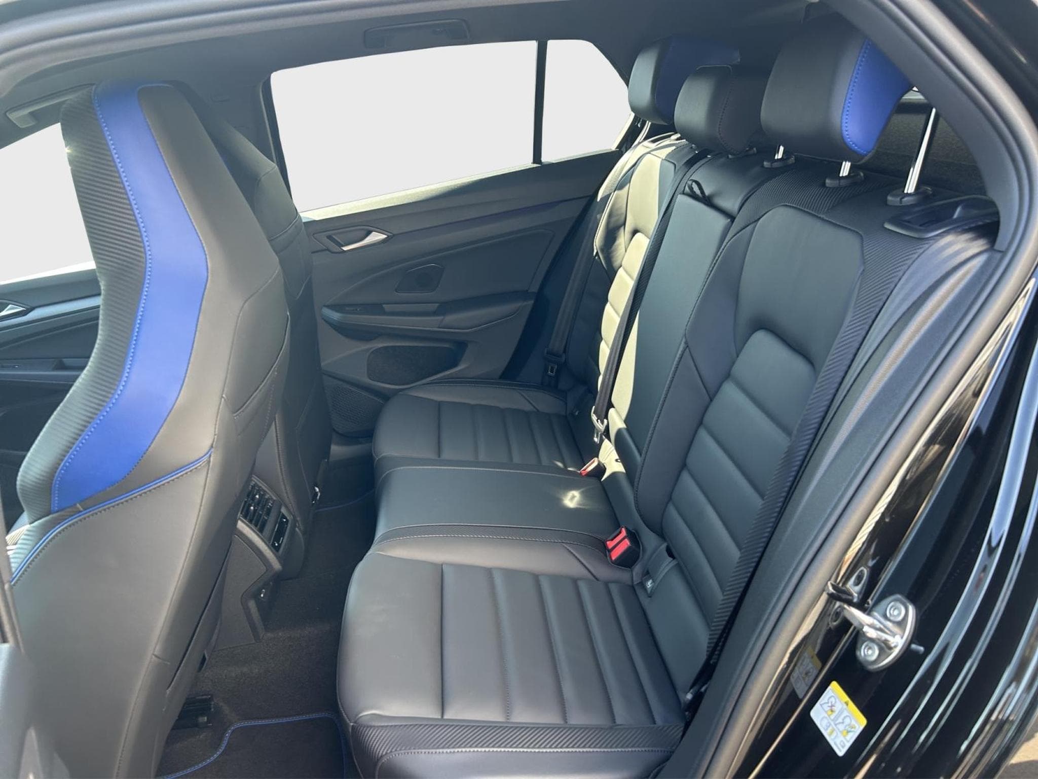 VW Golf R (2026) - Photo 18