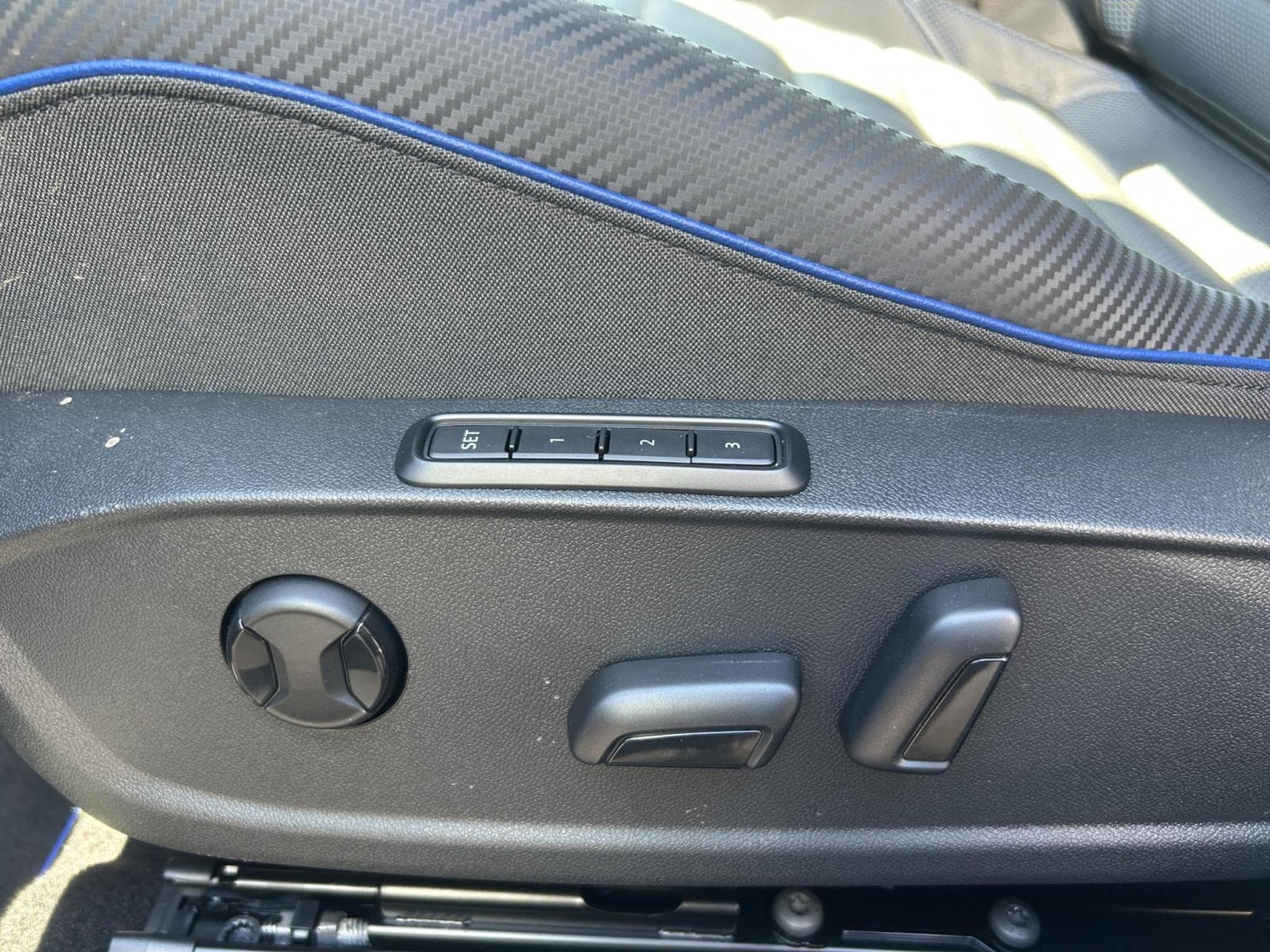 VW Golf R (2026) - Photo 24