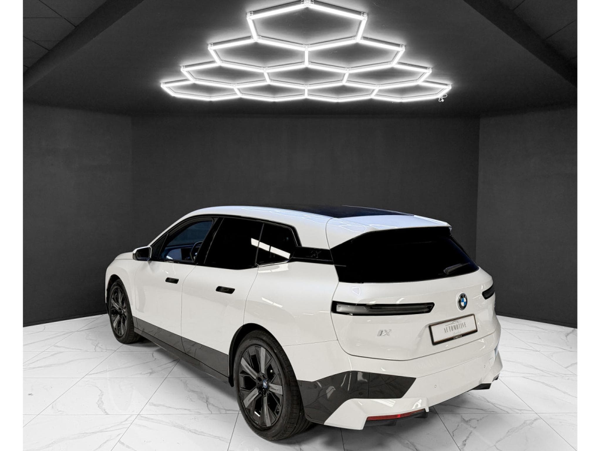 BMW iX 50 xDrive / M SPORT / HK / PANO / 360 (2023) - Photo 1