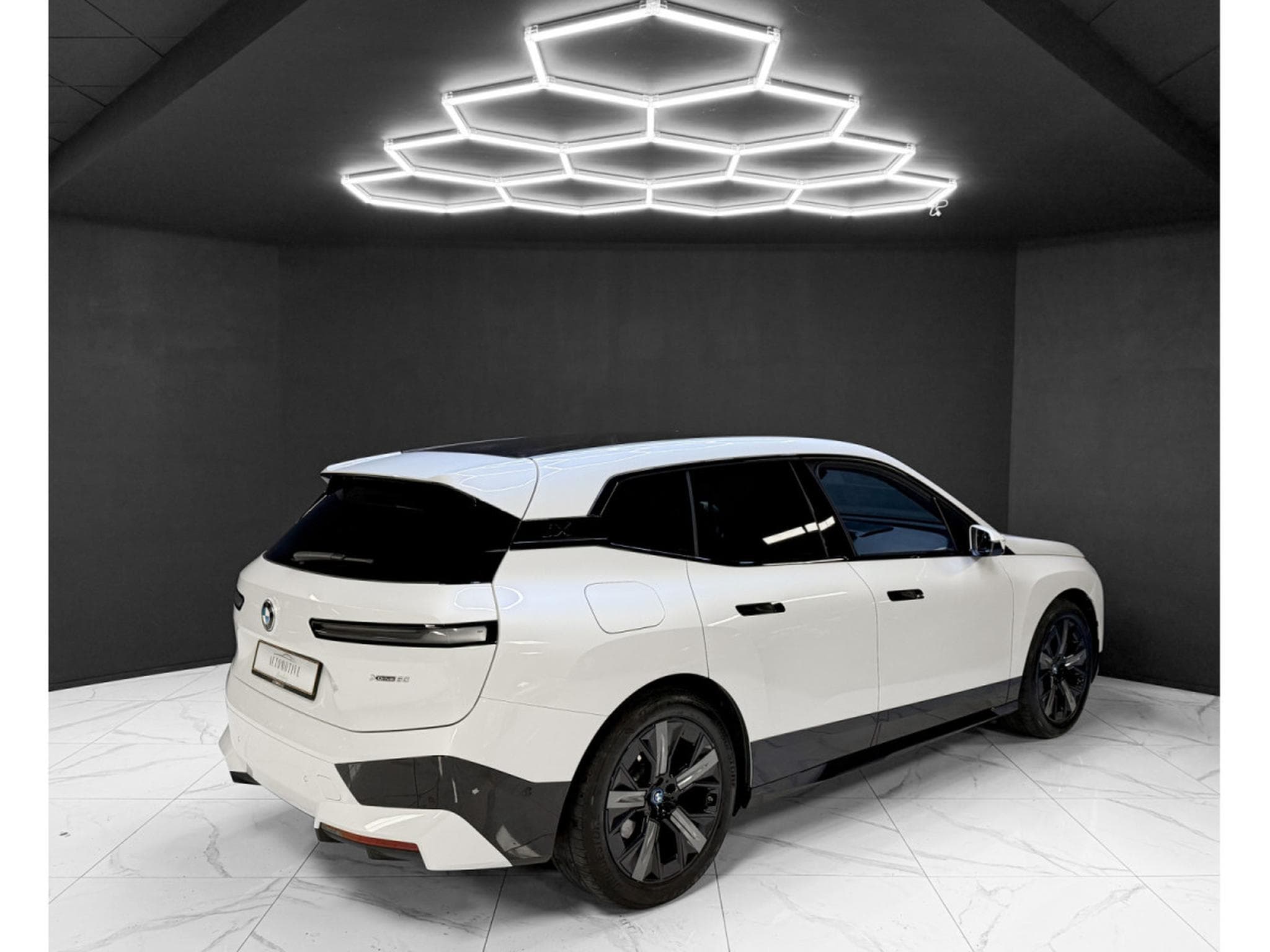 BMW iX 50 xDrive / M SPORT / HK / PANO / 360 (2023) - Photo 3