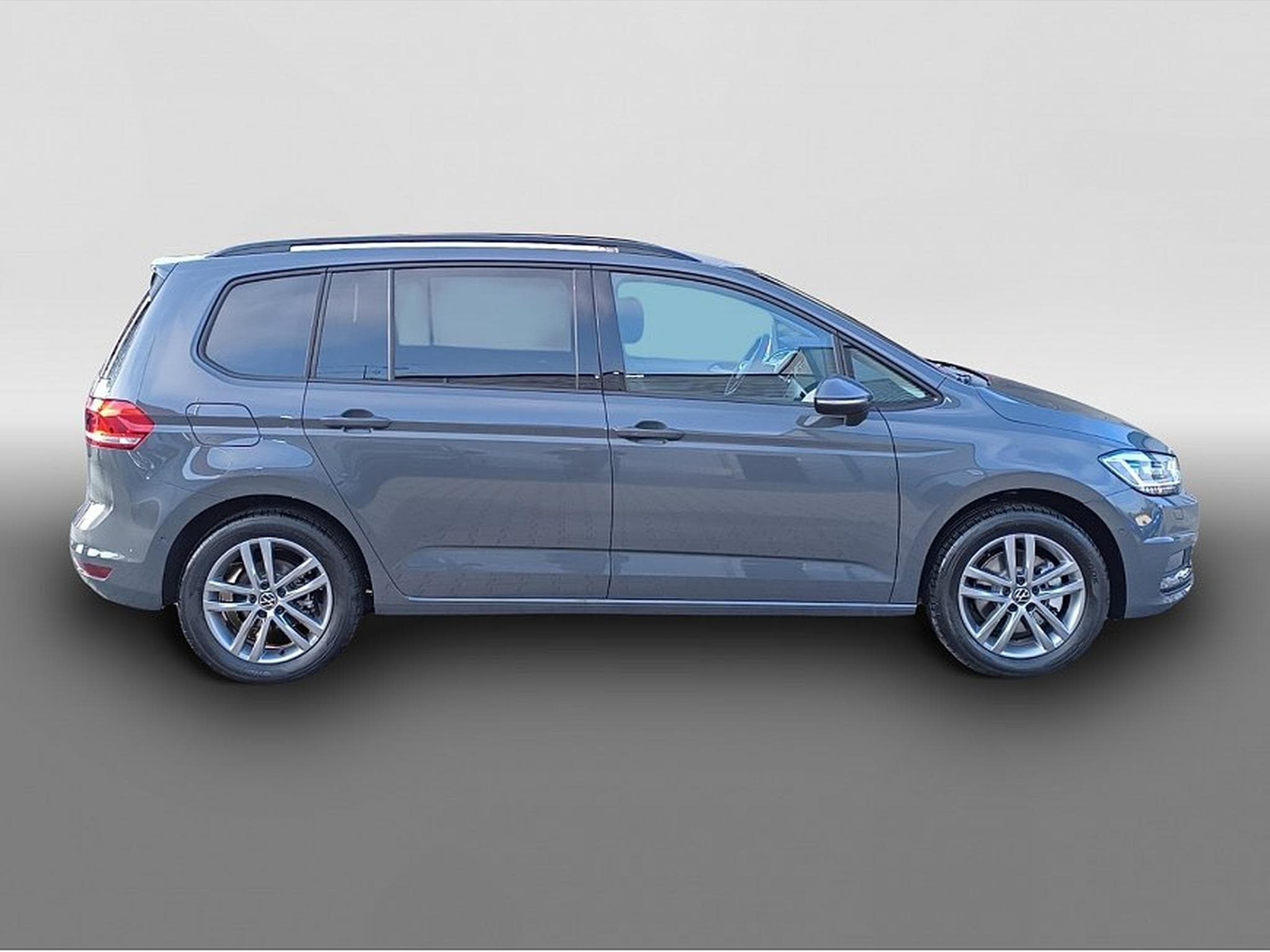 VW Touran (2025) - Photo 8