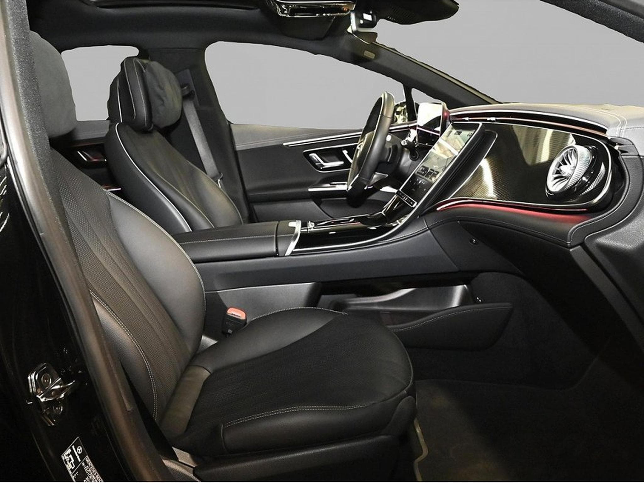 Mercedes EQ (2025) - Photo 2