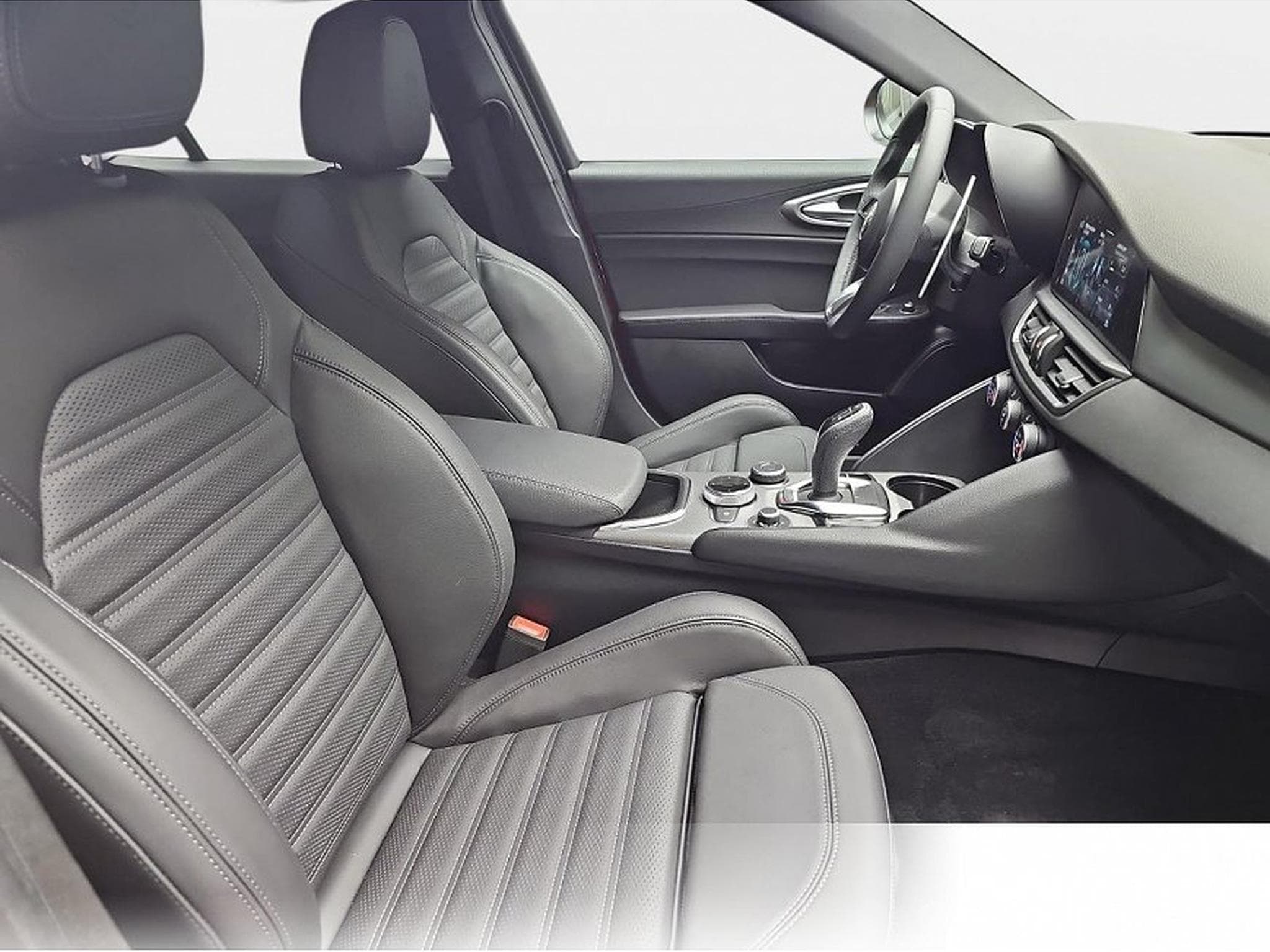 Alfa-Romeo Giulia (2026) - Photo 15