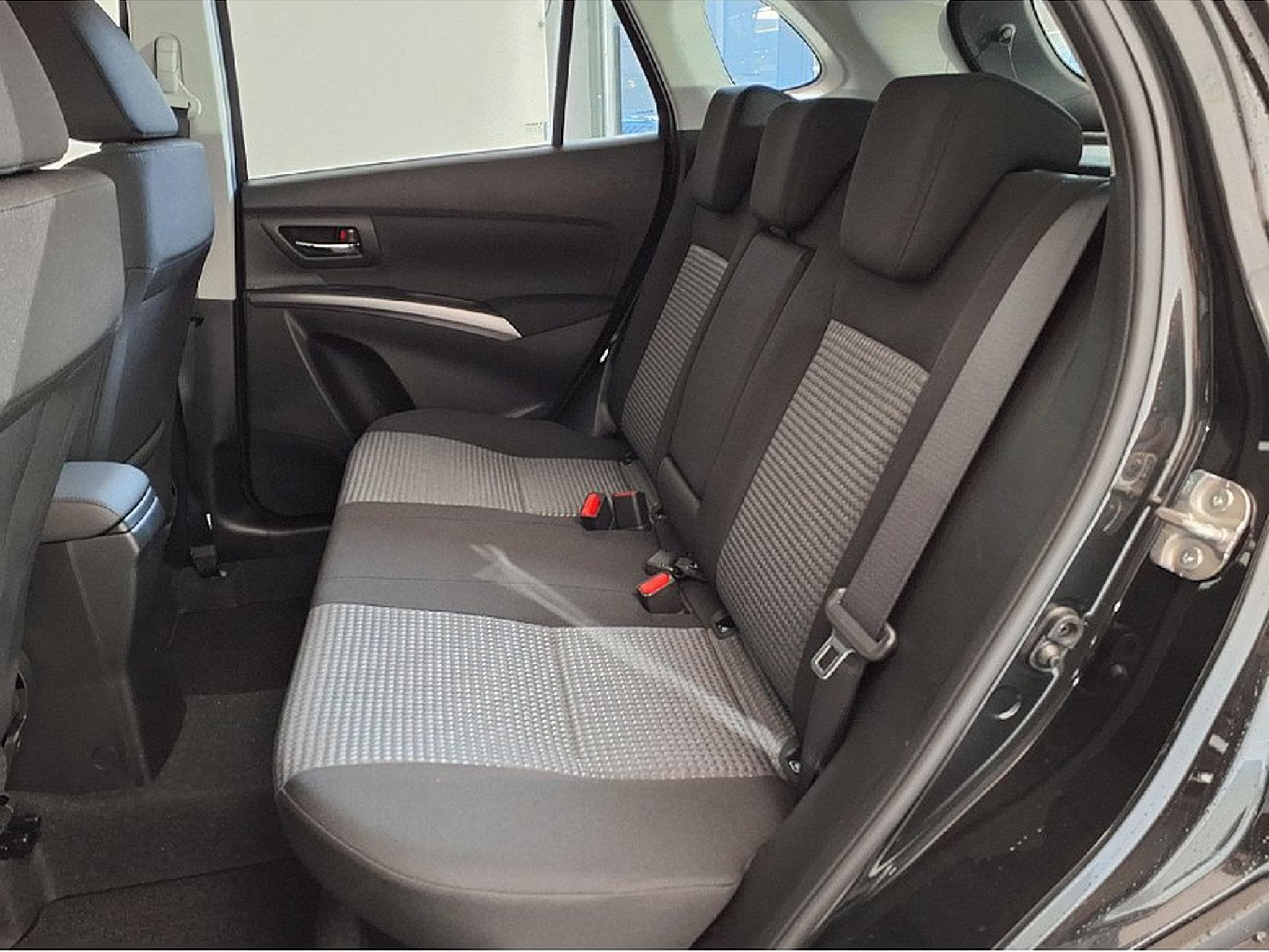 Suzuki S-Cross (2026) - Photo 10