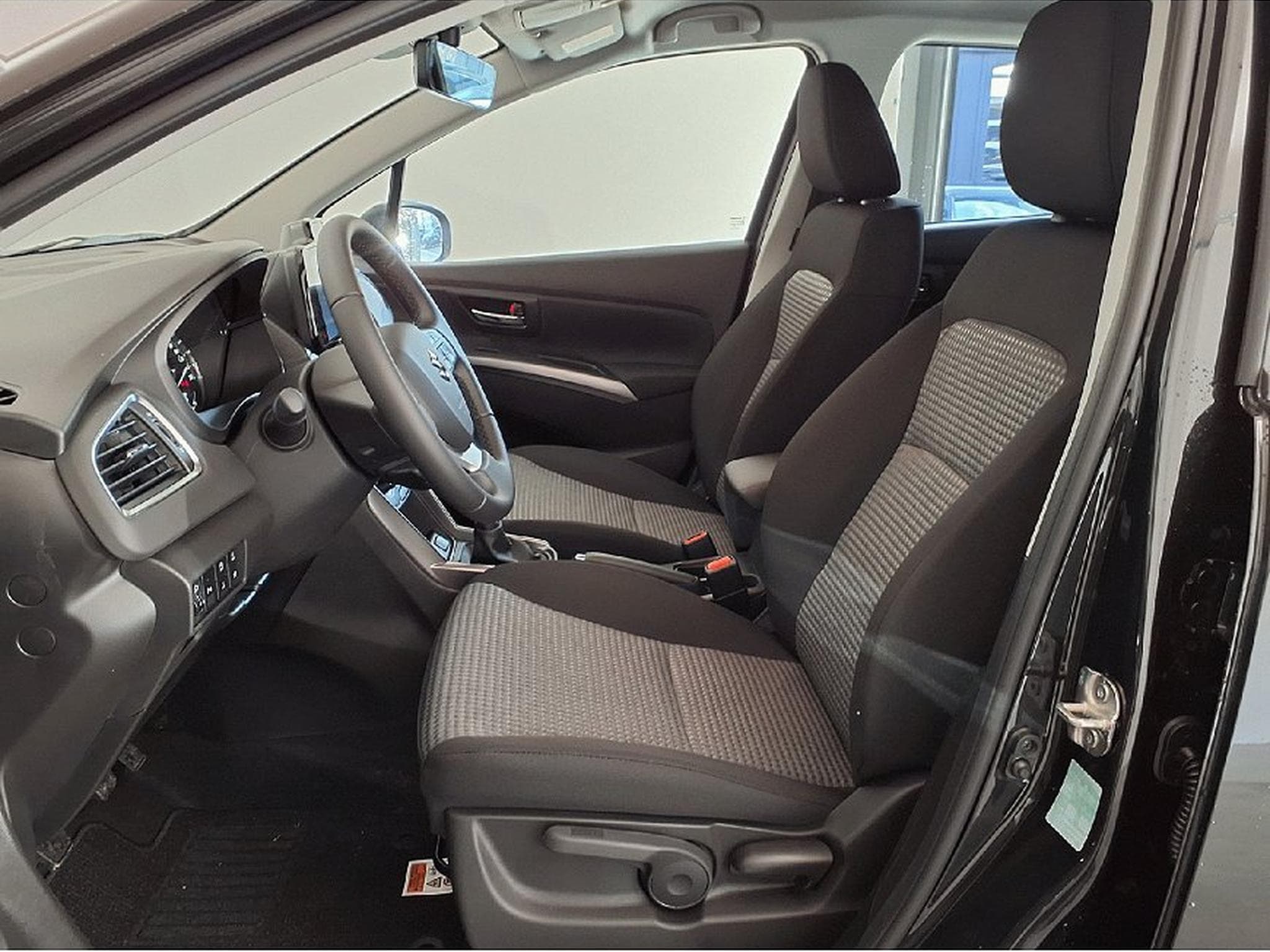 Suzuki S-Cross (2026) - Photo 9