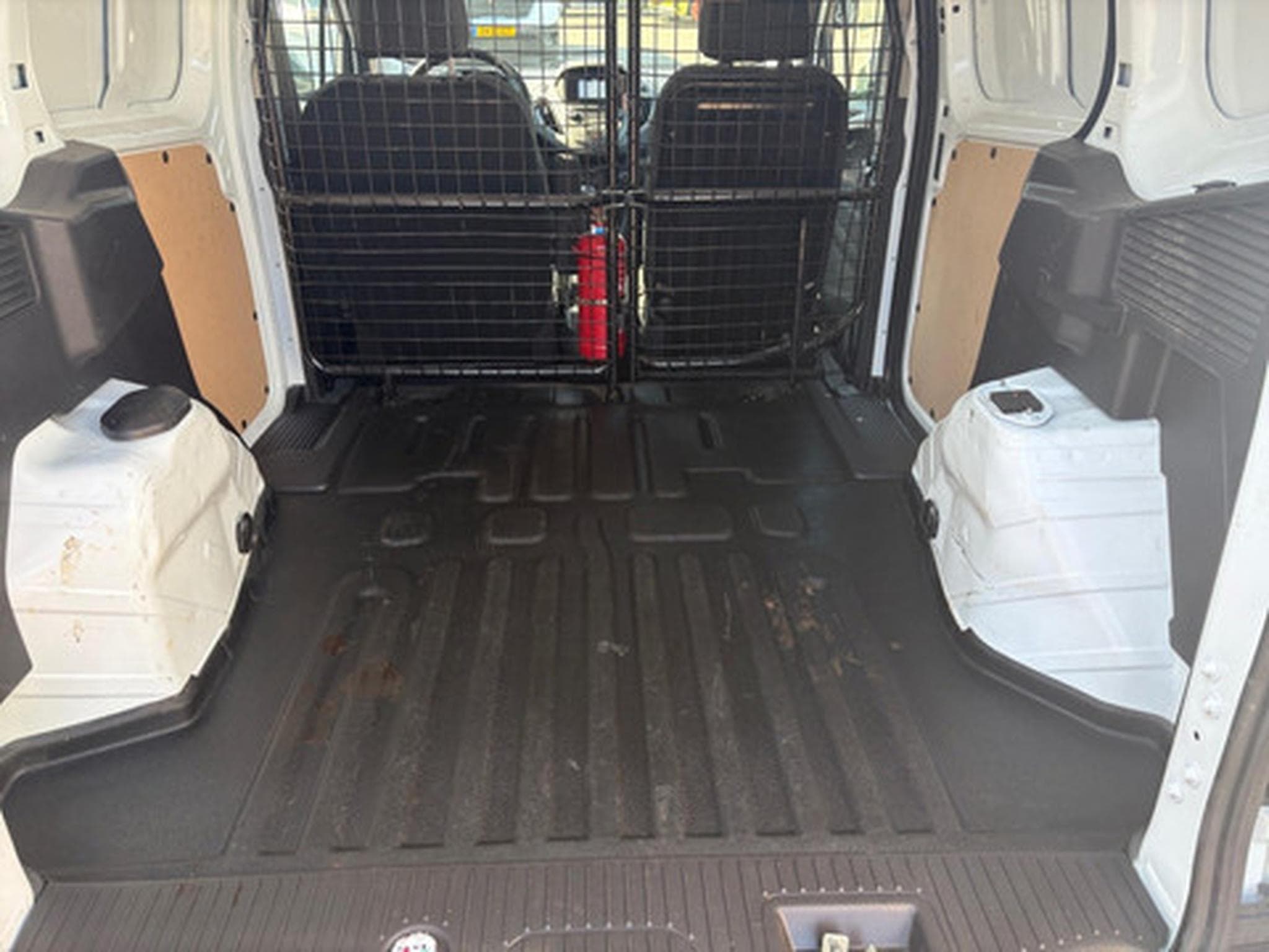 Ford Transit 1.0 EcoBoost 74kW L1 Ambiente (2024) - Foto 10