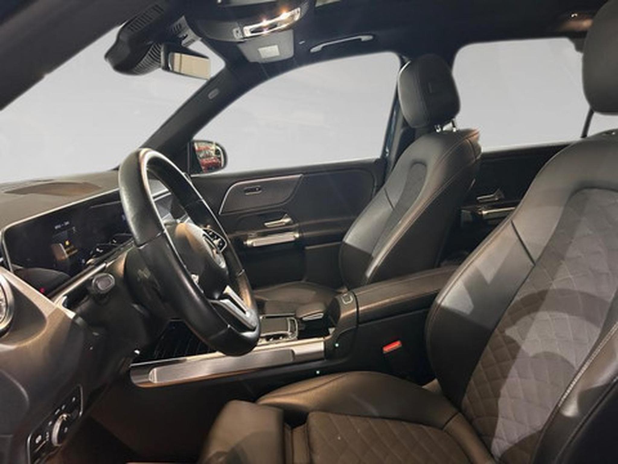 Mercedes GLB 200 GLB d (2021) - Photo 4