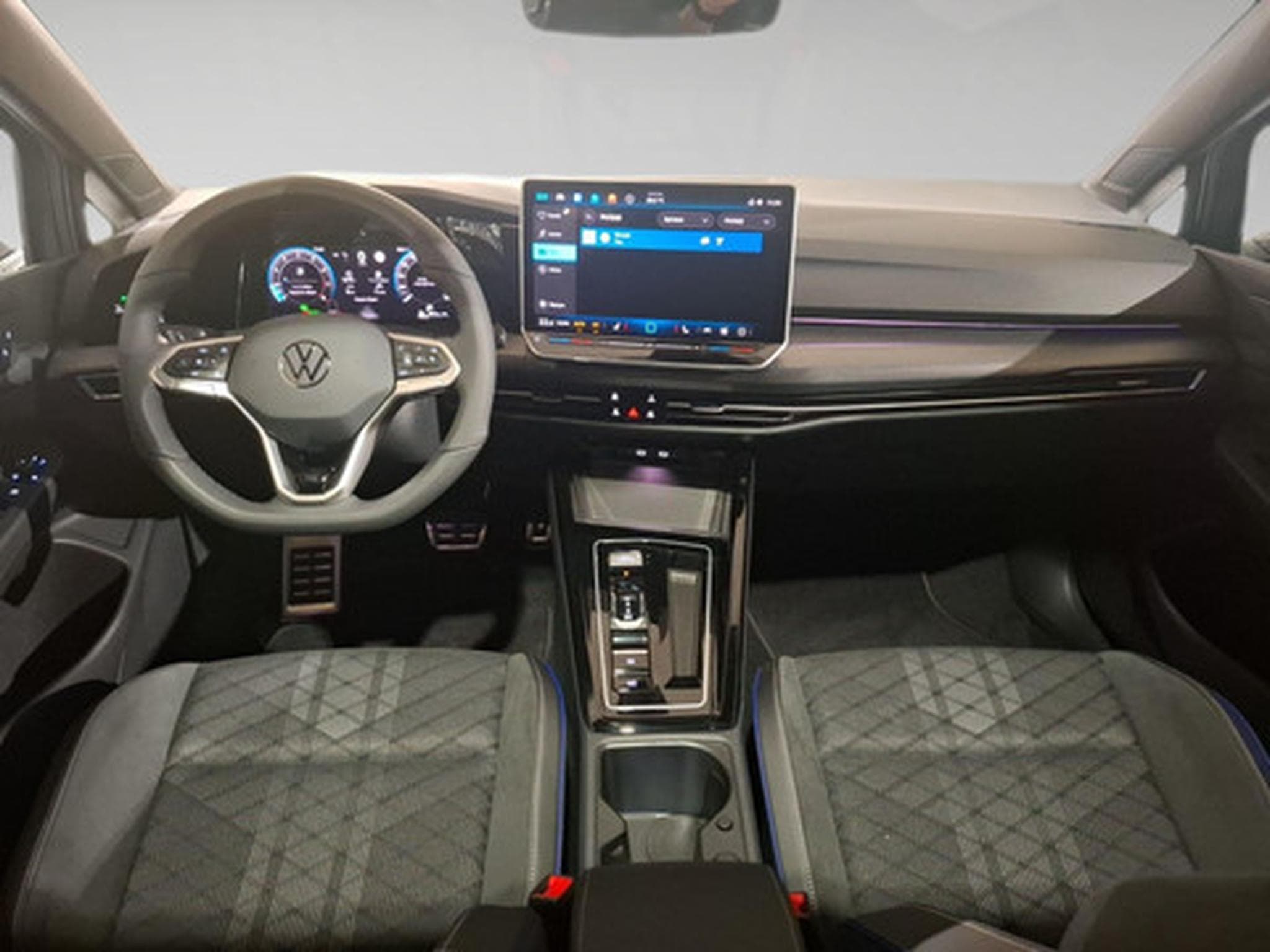 VW Golf Golf VIII R-Line (2025) - Photo 12