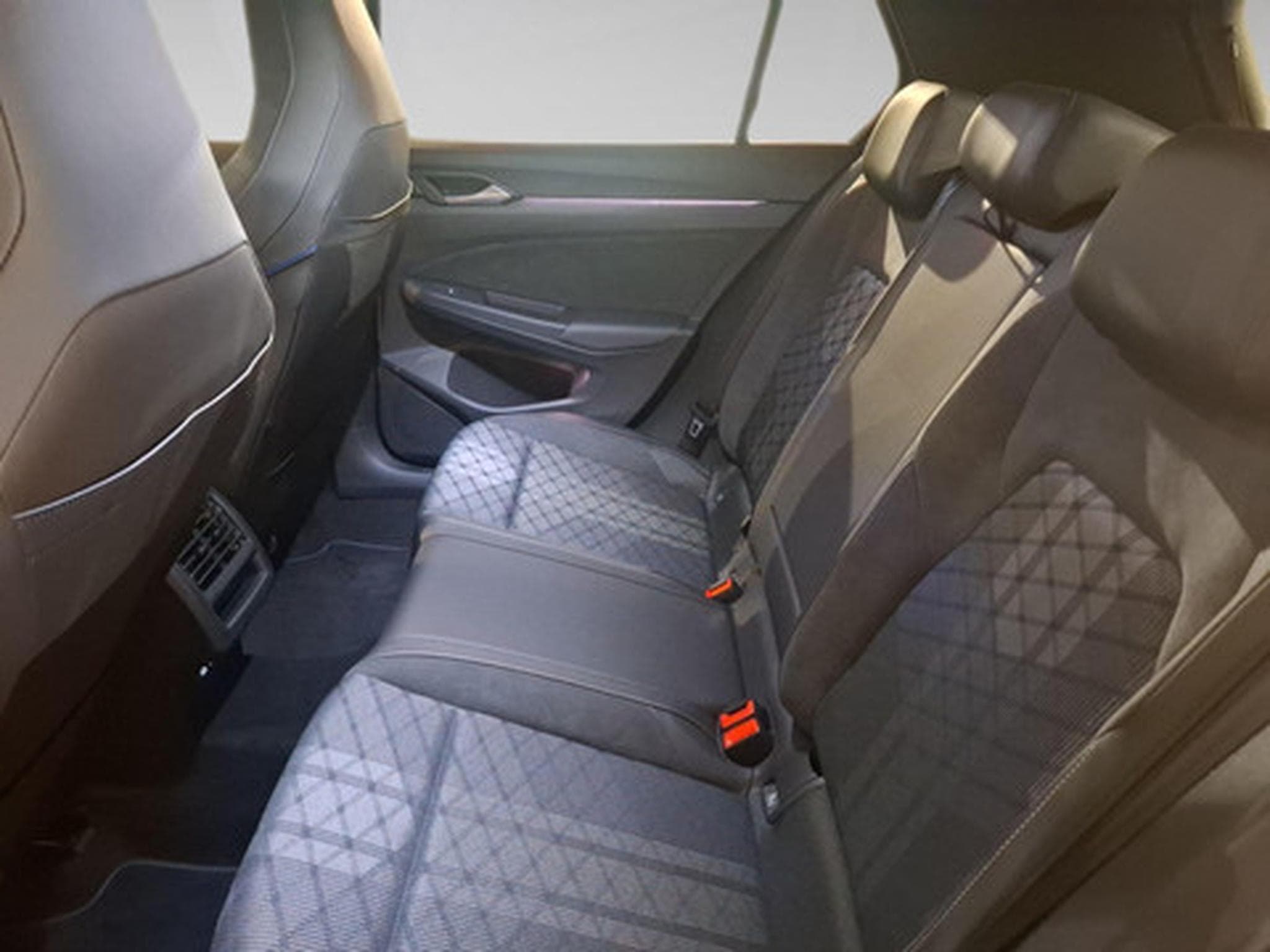 VW Golf Golf VIII R-Line (2025) - Photo 17