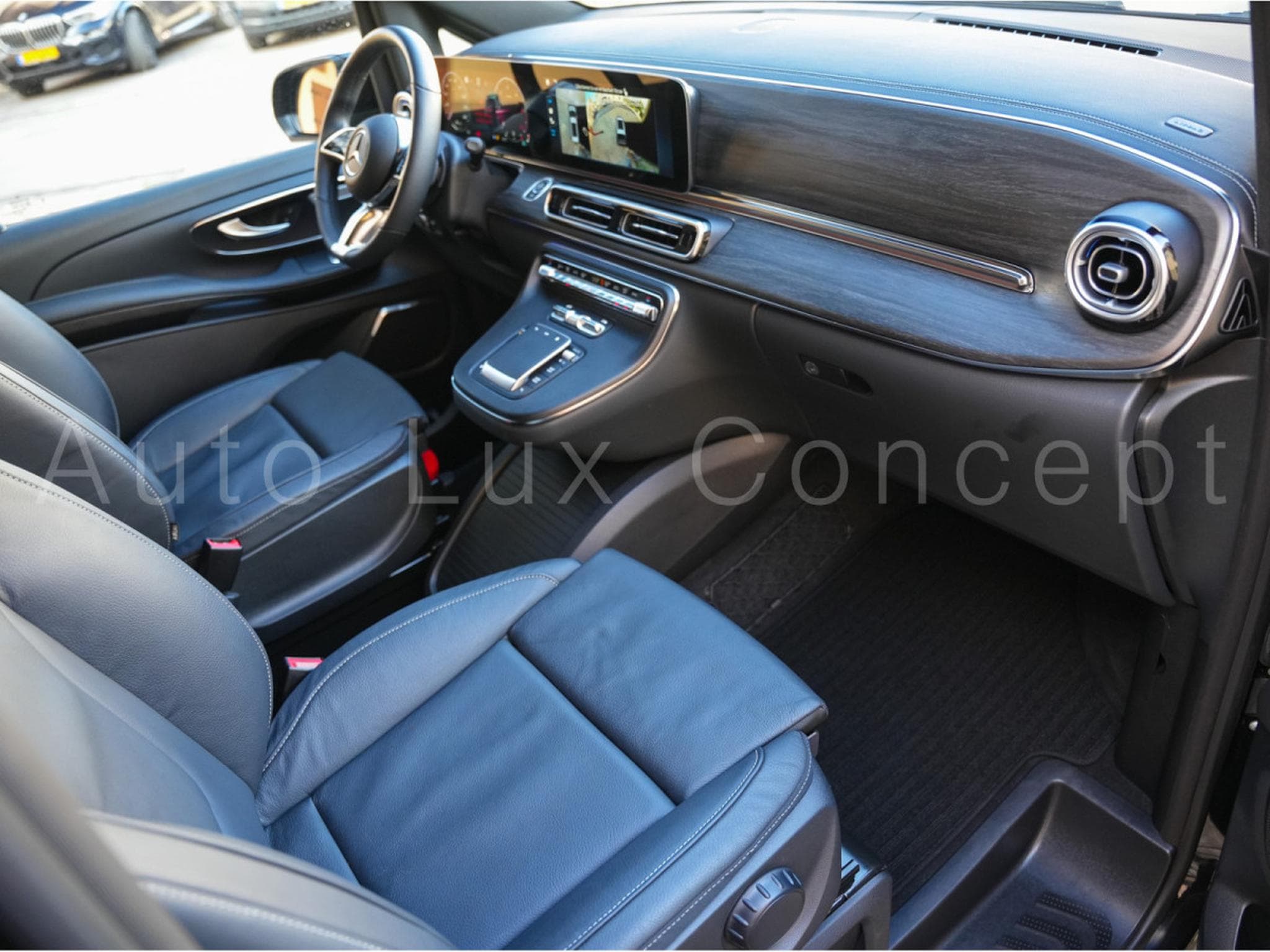 Mercedes V 300 d AMG Line L2 (2025) - Photo 6