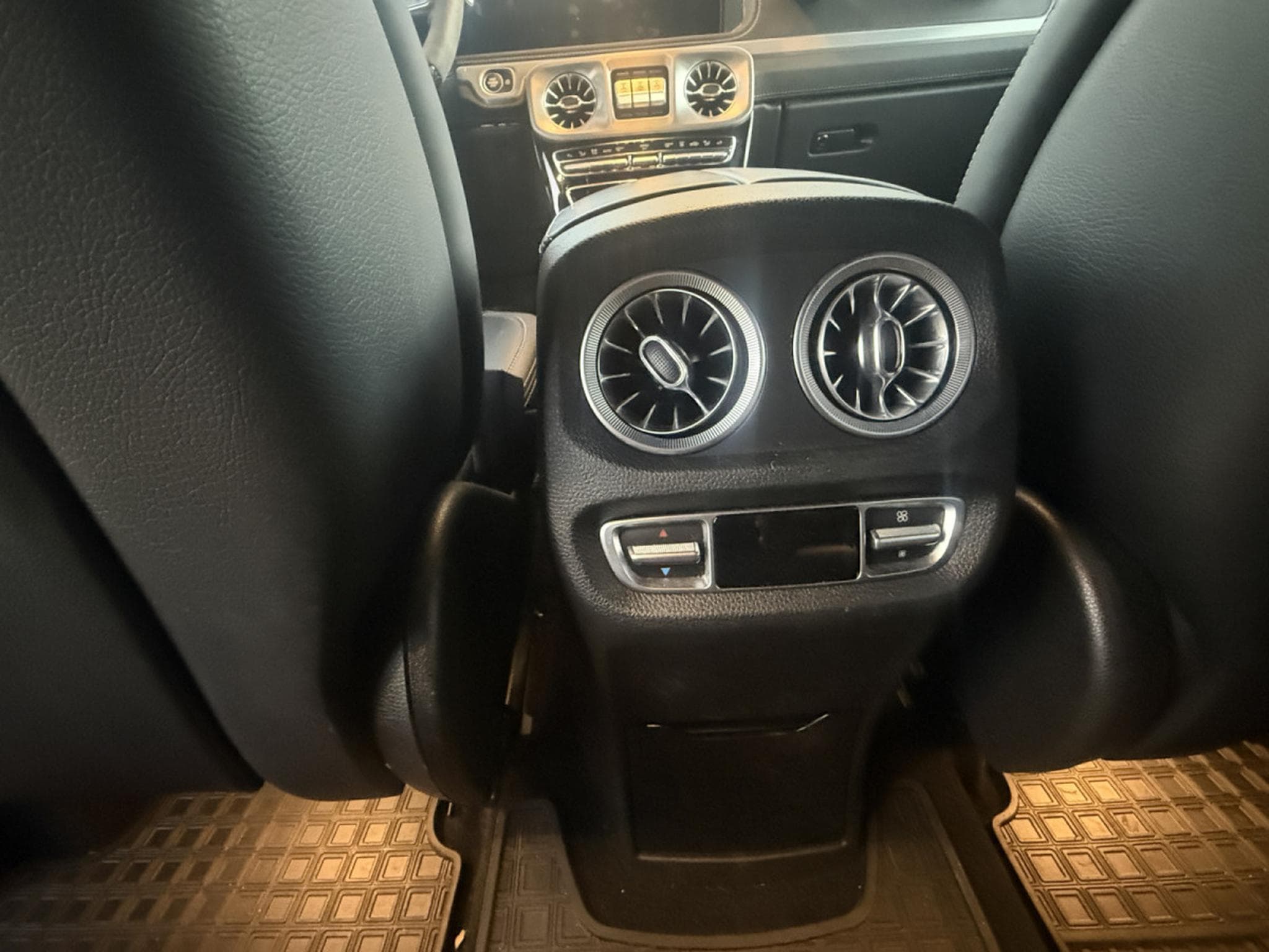 Mercedes G 63 AMG G63 AMG/DVD PAKET/22/CARBON/360/TV/VOLL/MAGNO (2022) - Photo 17