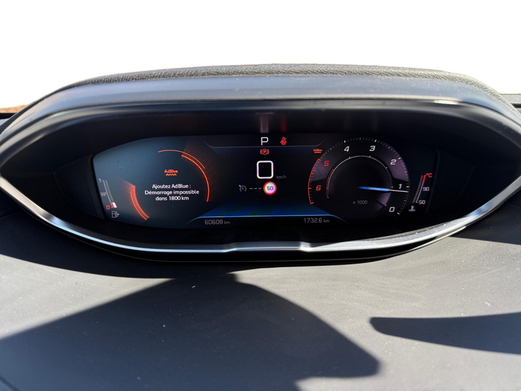 Peugeot 5008 1.5 BlueHDi Allure Pack (EU6.4) 7 PLACES (2023) - Photo 12