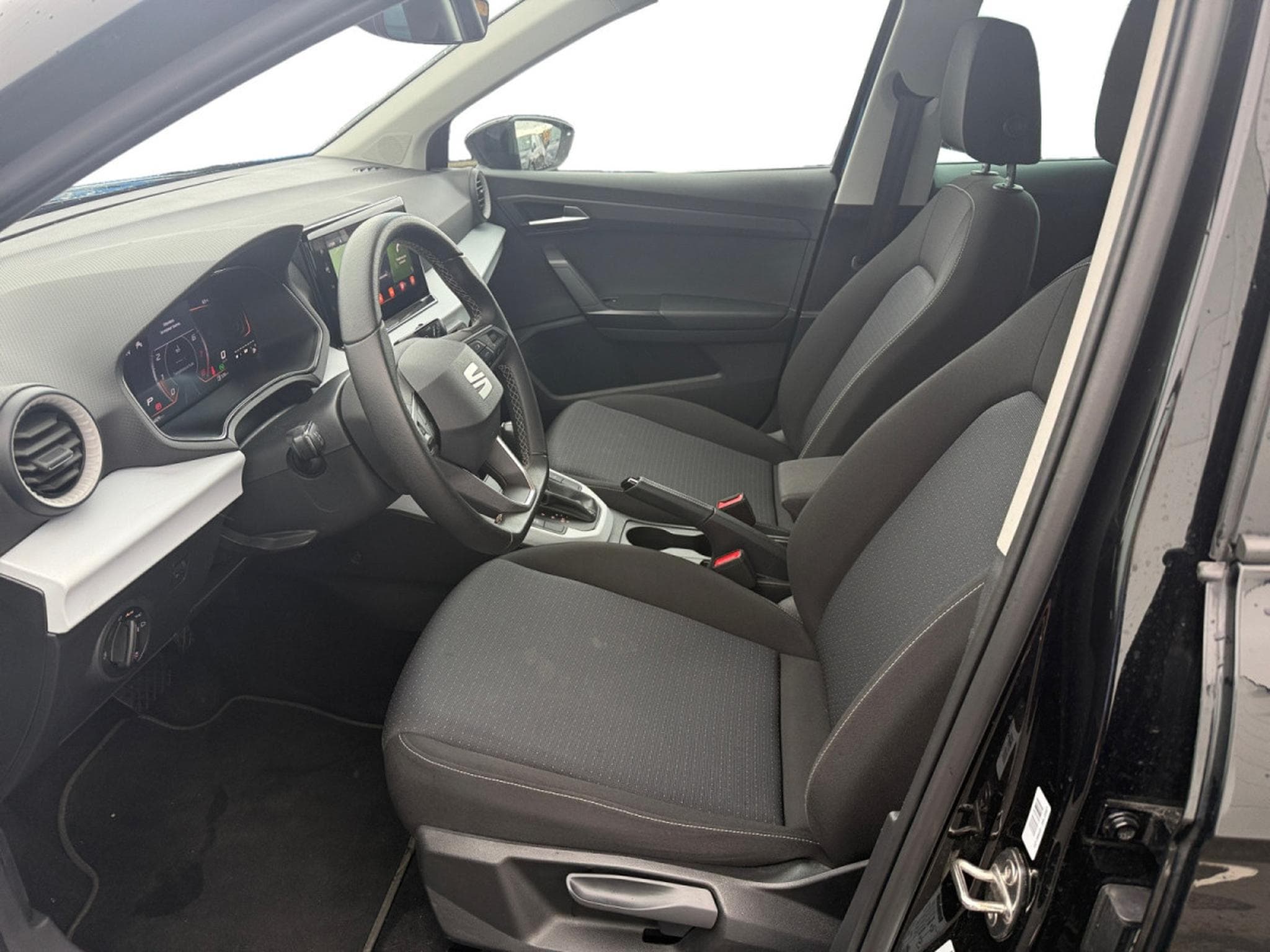 Seat Arona 1.0 TSI MOVE! DSG (2023) - Photo 8