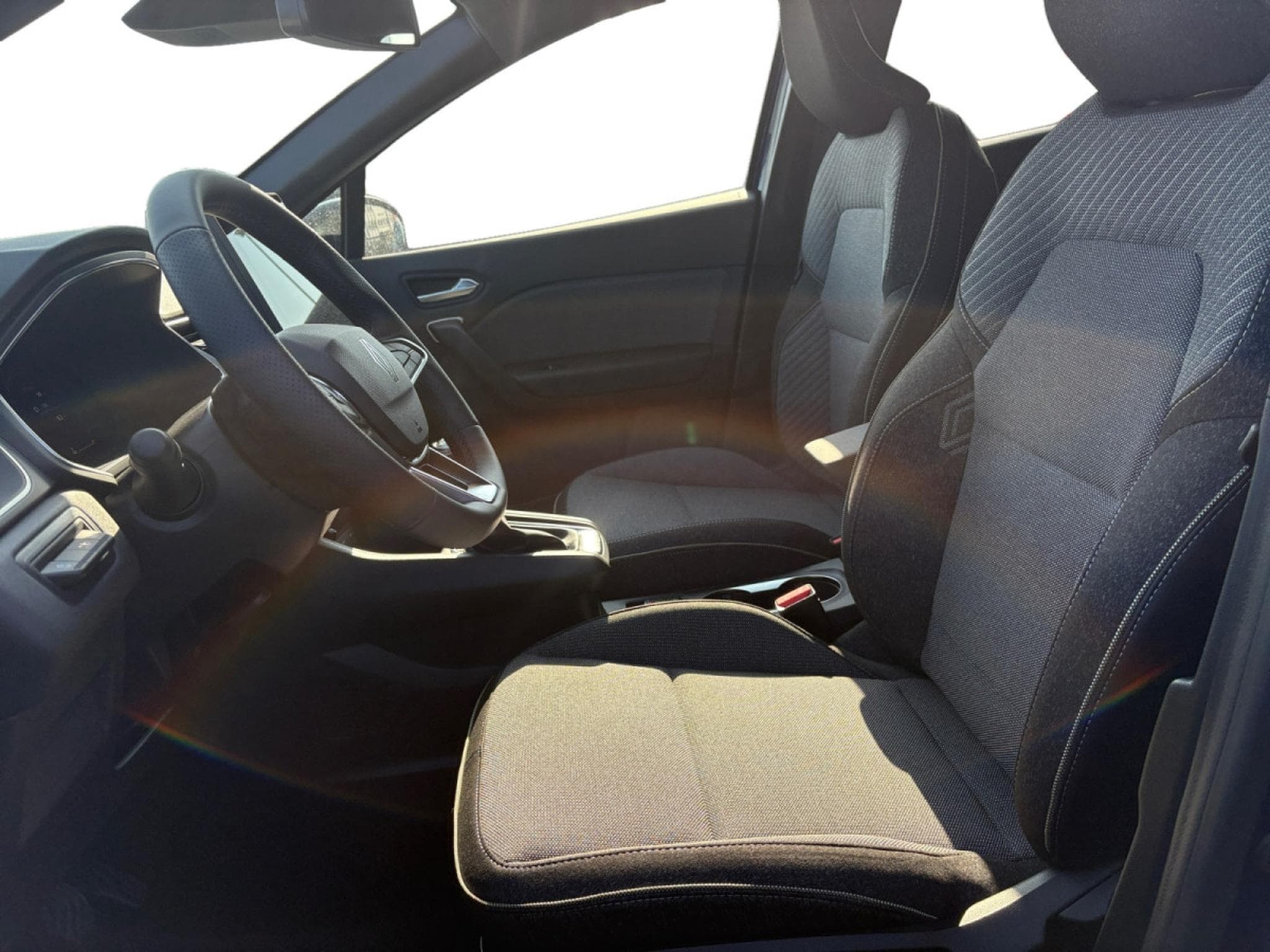 Renault Captur 1.33 TCe MHEV Techno GPF (2026) - Foto 6