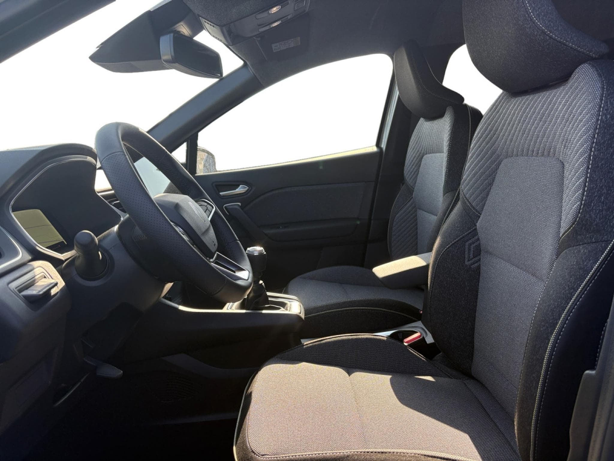Renault Captur 1.33 TCe MHEV Techno GPF (2026) - Foto 5