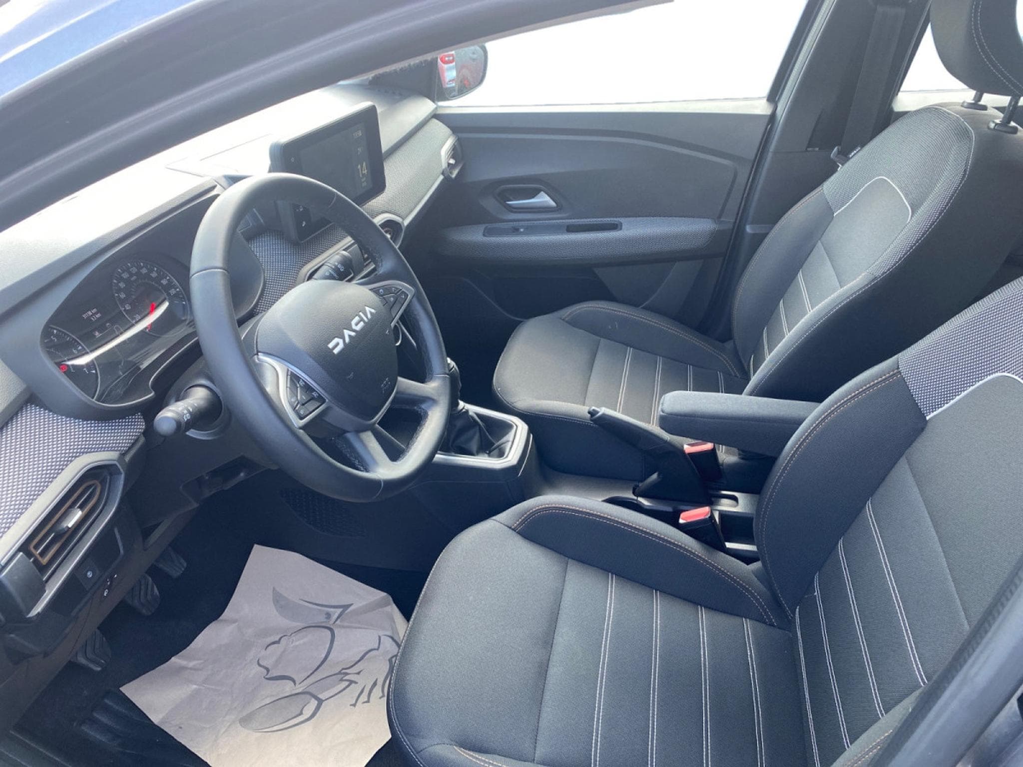 Dacia Sandero 1.0 Tce 90 Expression Stepway (2024) - Photo 6