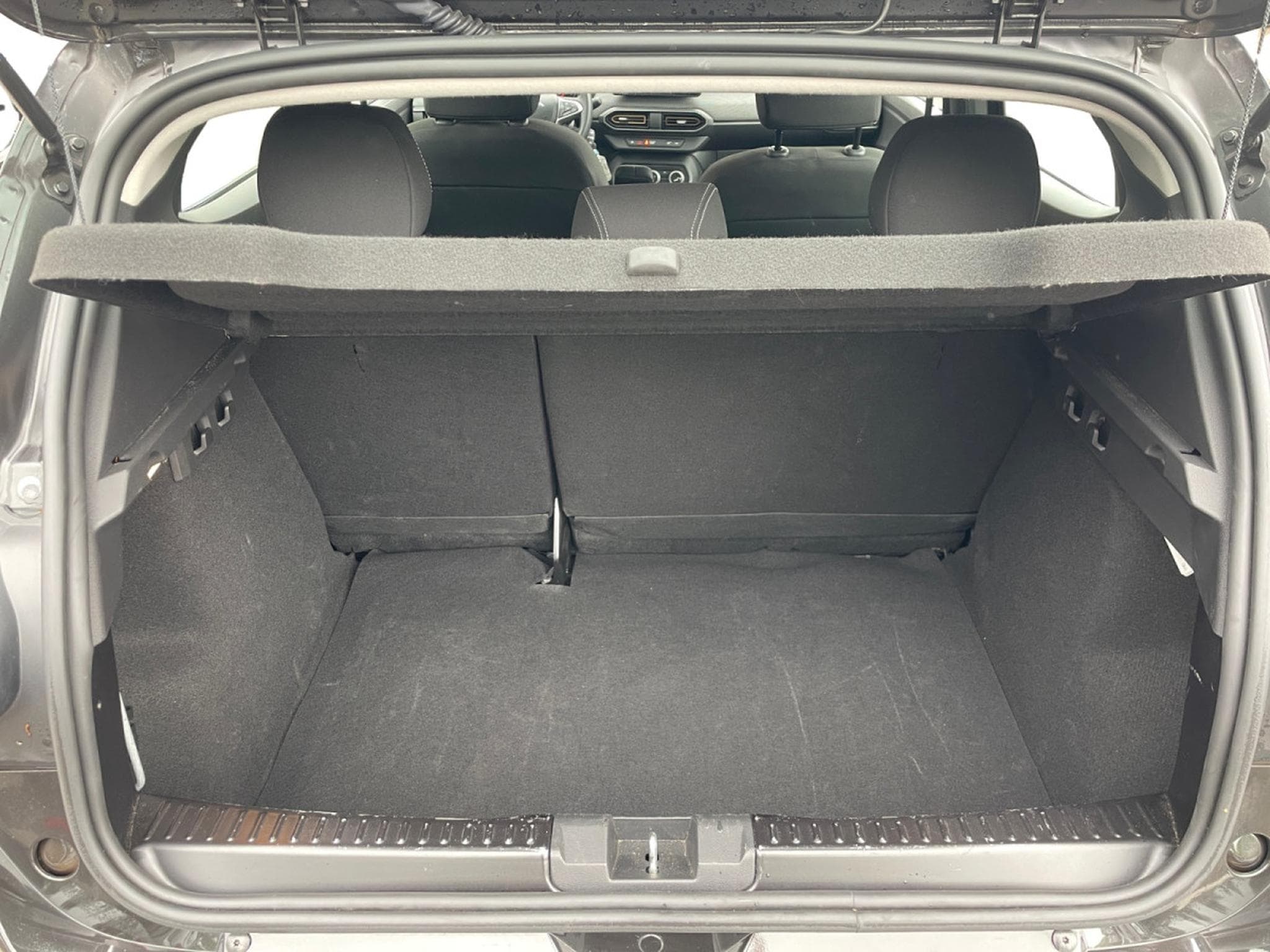 Dacia Sandero 1.0 Tce Expression CVT NBI Stepway (2024) - Foto 12