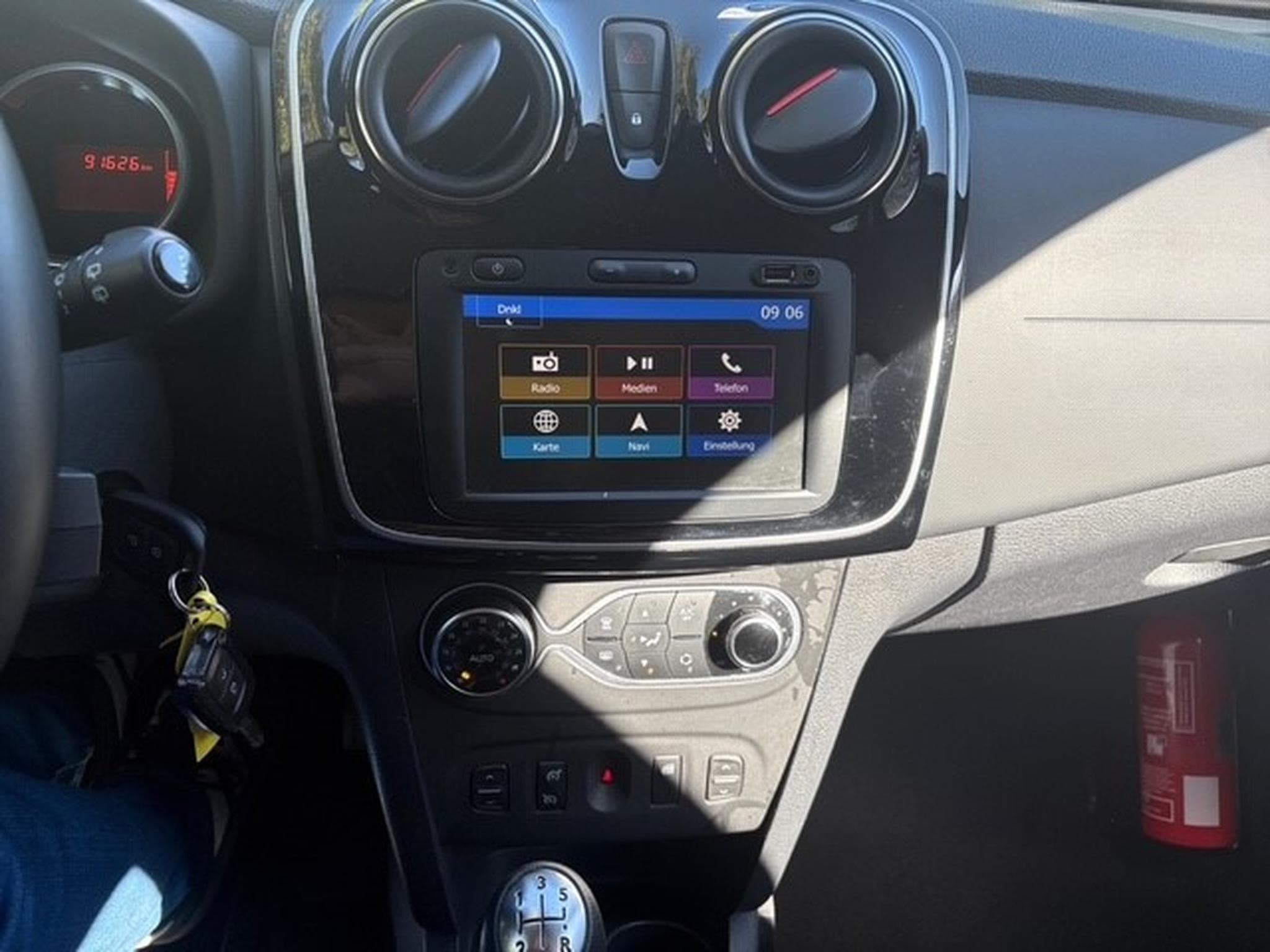 Dacia Sandero 0.9 TCe Stepway Techroad (2019) - Photo 11