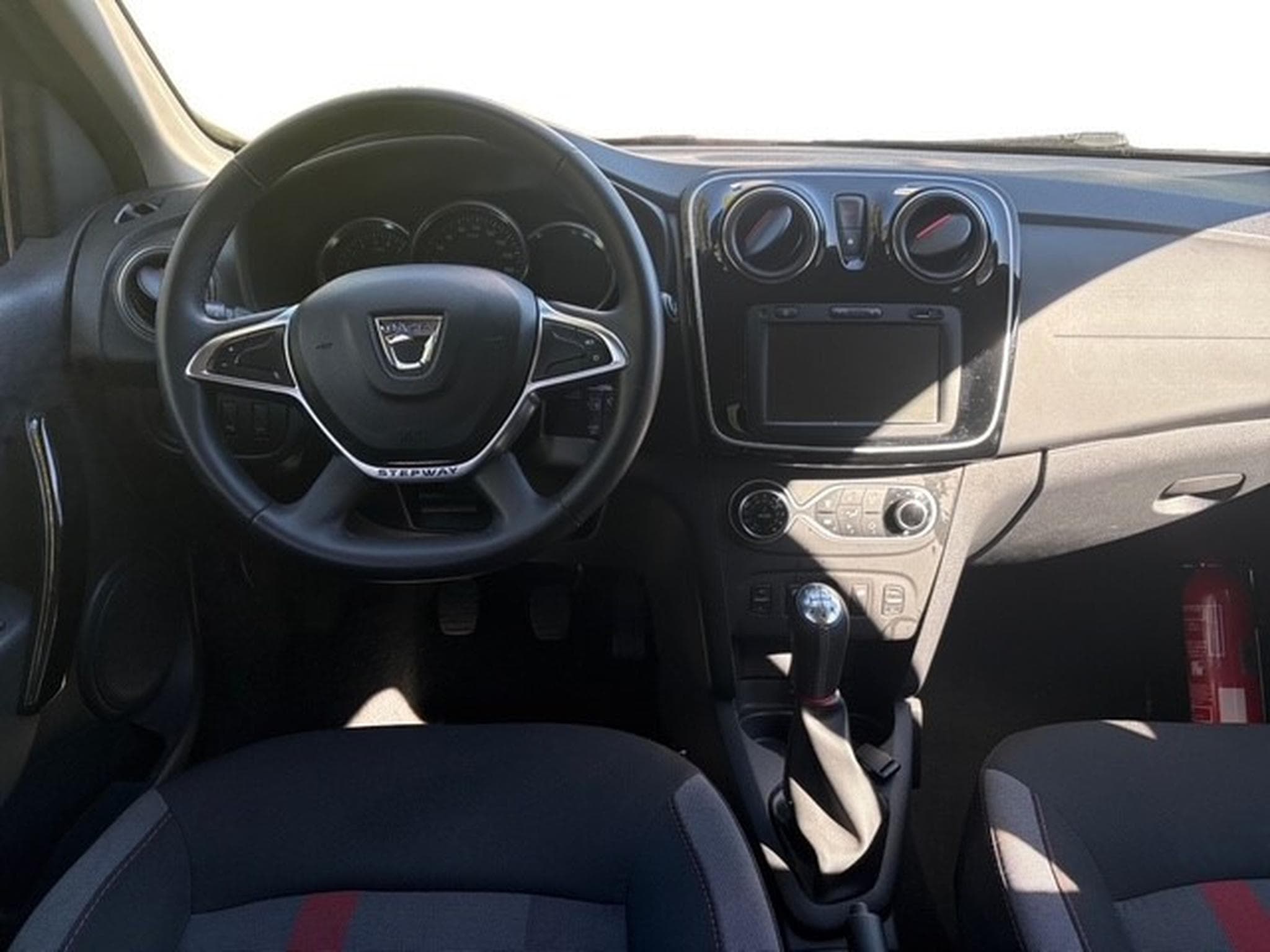 Dacia Sandero 0.9 TCe Stepway Techroad (2019) - Photo 8