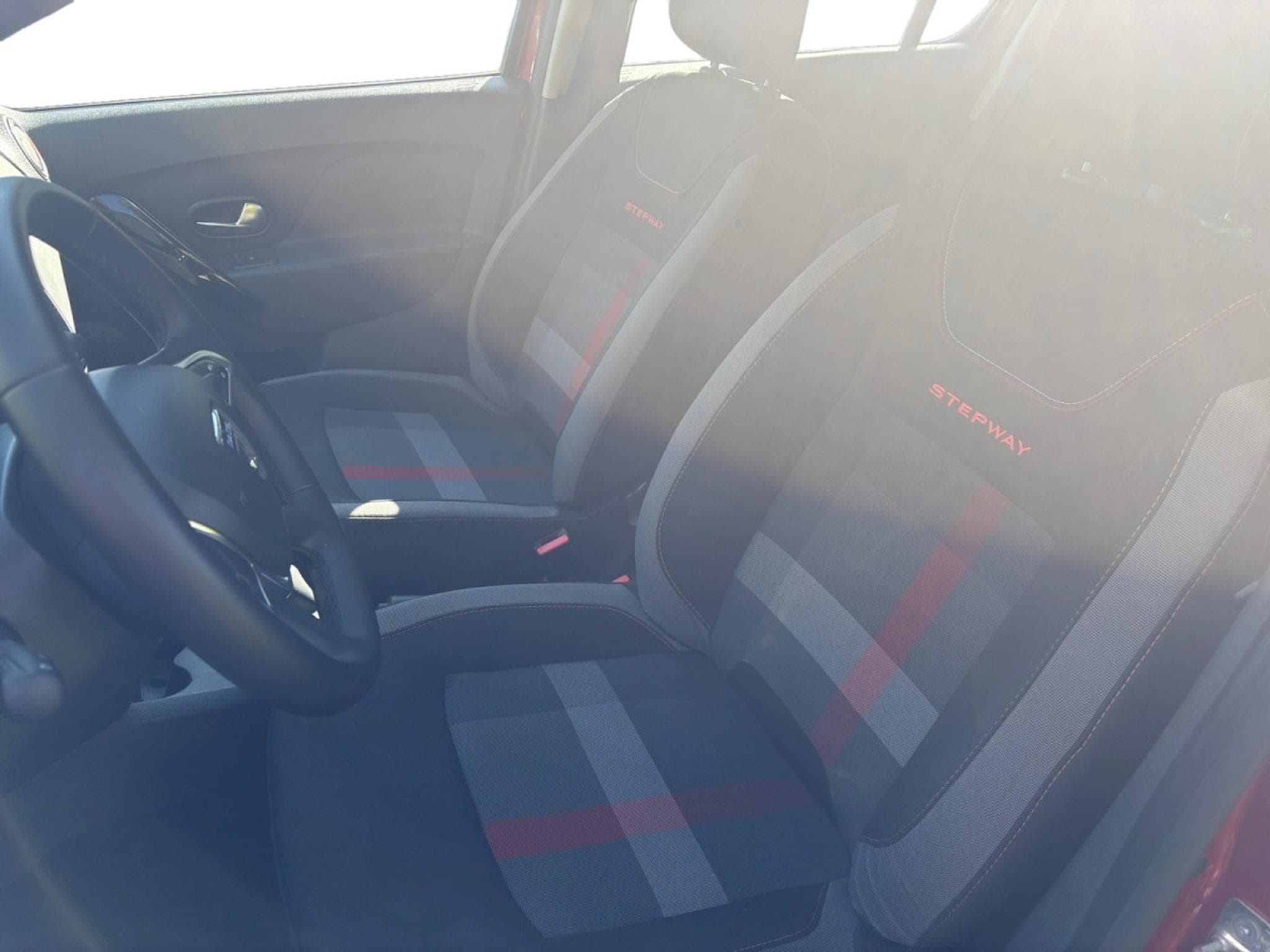 Dacia Sandero 0.9 TCe Stepway Techroad (2019) - Photo 9