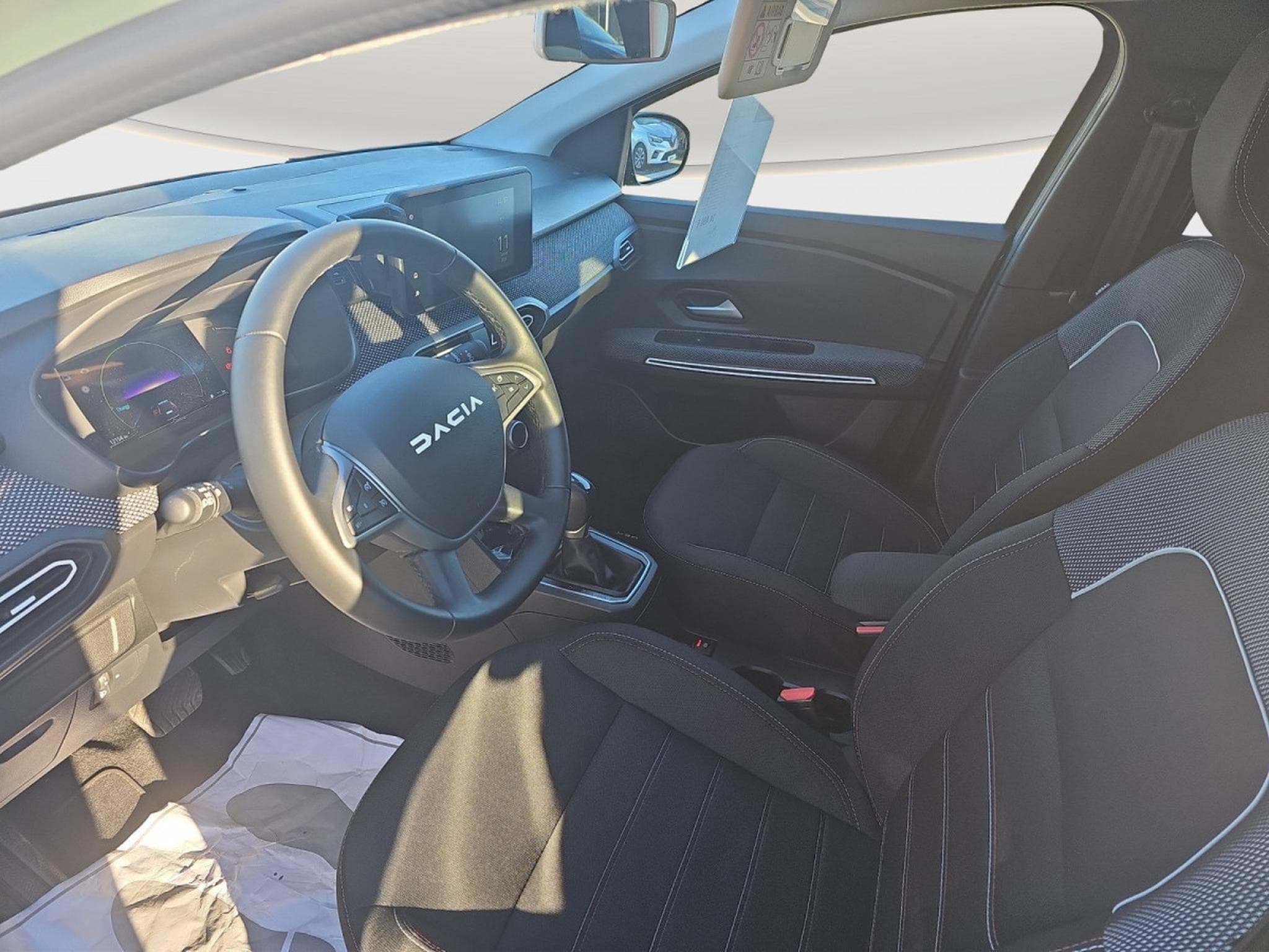 Dacia Jogger 1.6 Hybrid Extreme 7pl - NBI (2025) - Photo 6
