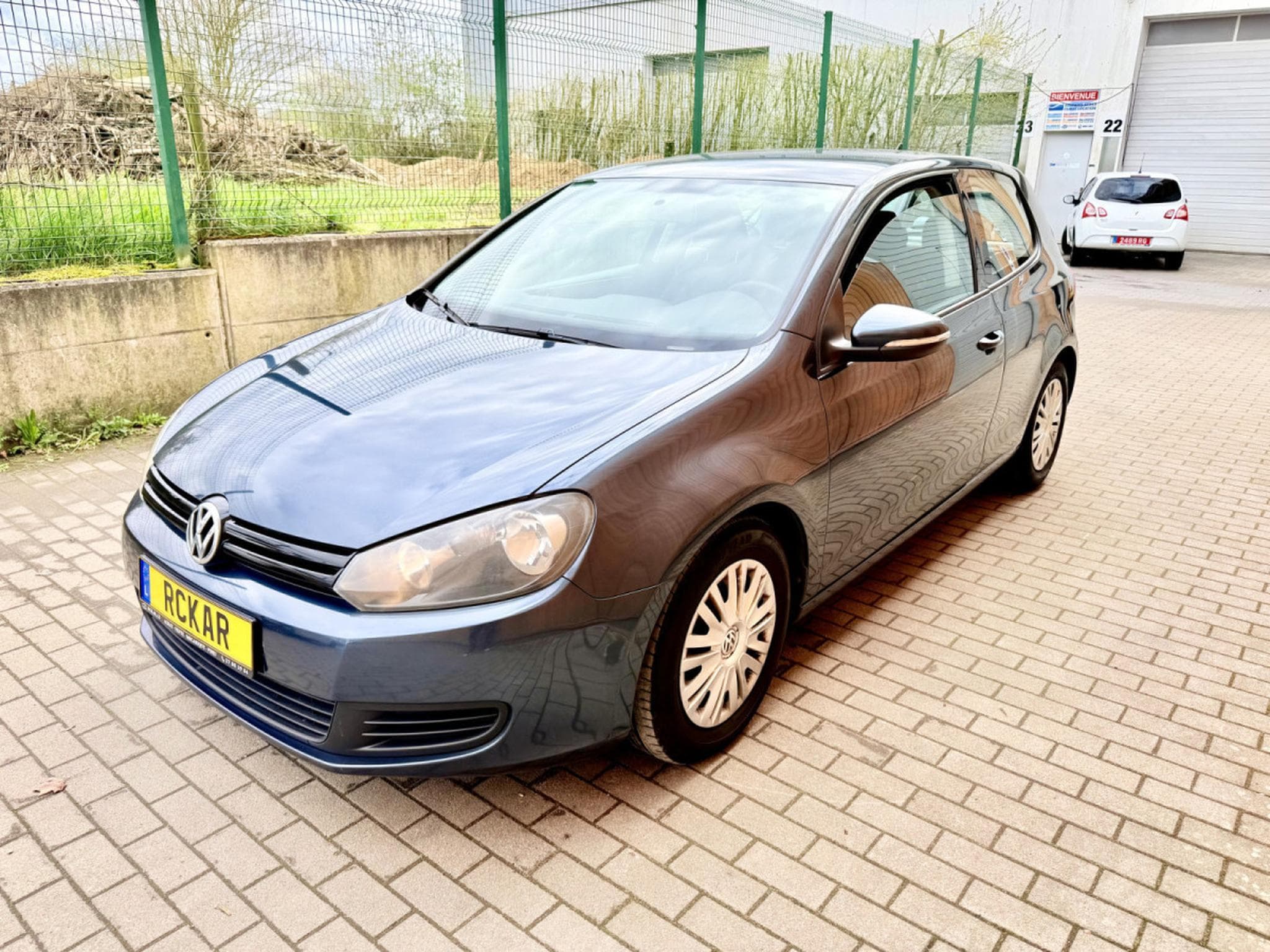 VW Golf 1.6 Tdi 105 comfortline BlueMotion (2010) - Photo 2