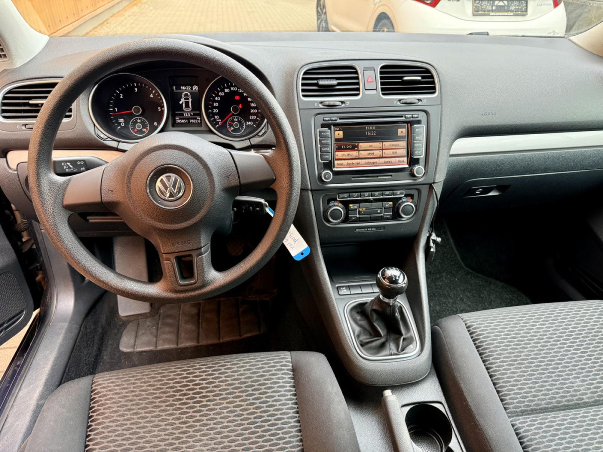 VW Golf 1.6 Tdi 105 comfortline BlueMotion (2010) - Photo 6