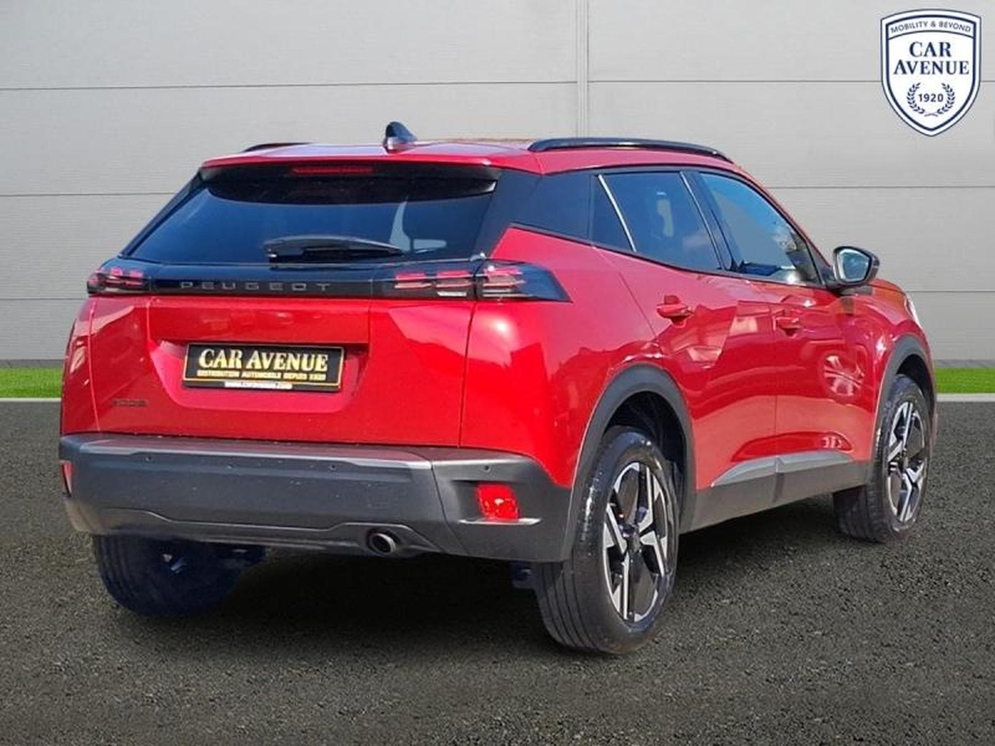 PEUGEOT 2008 1.2 100ch S&S Allure (2024) - Foto 4