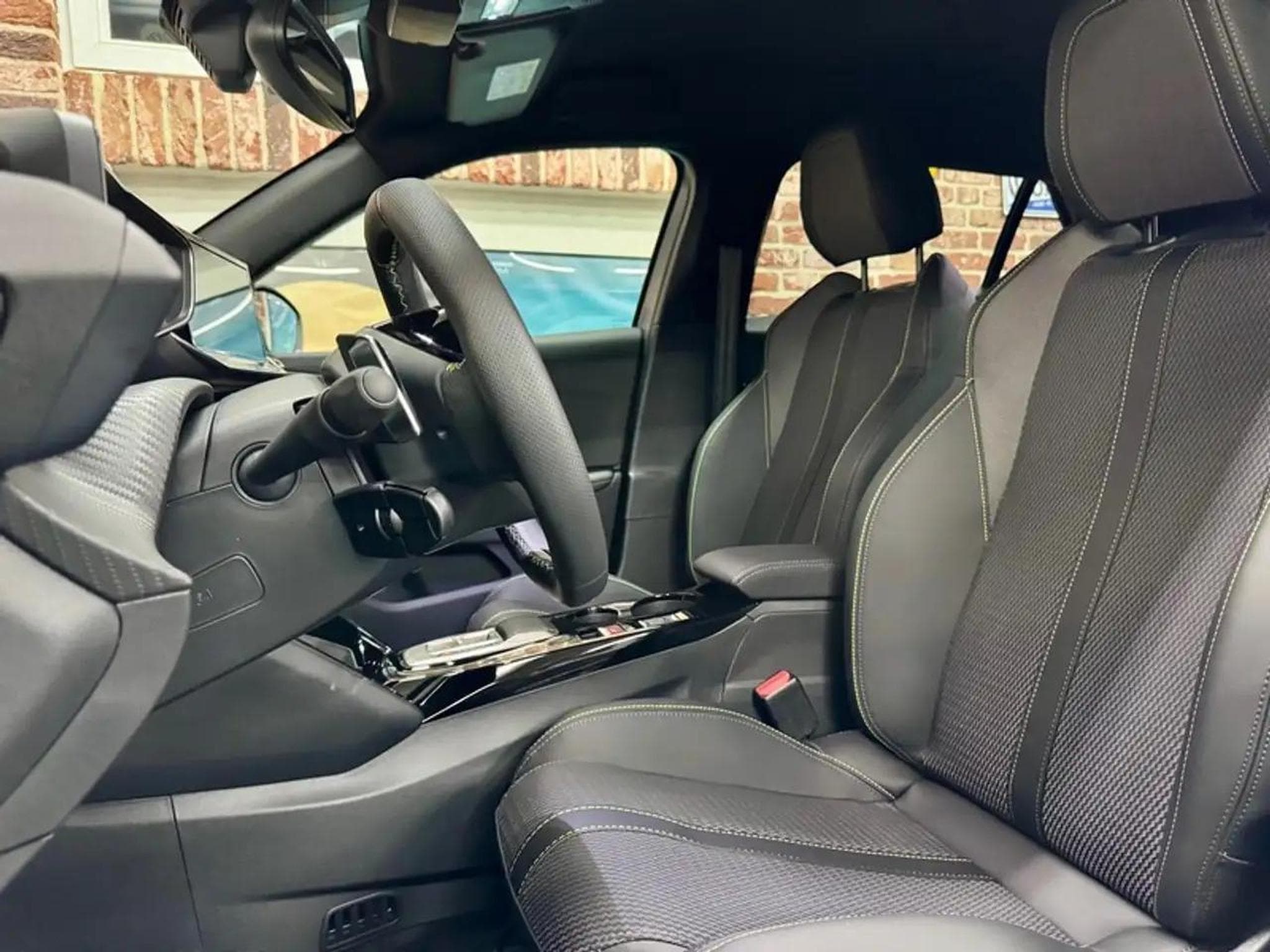 Peugeot 2008 (2025) - Photo 5