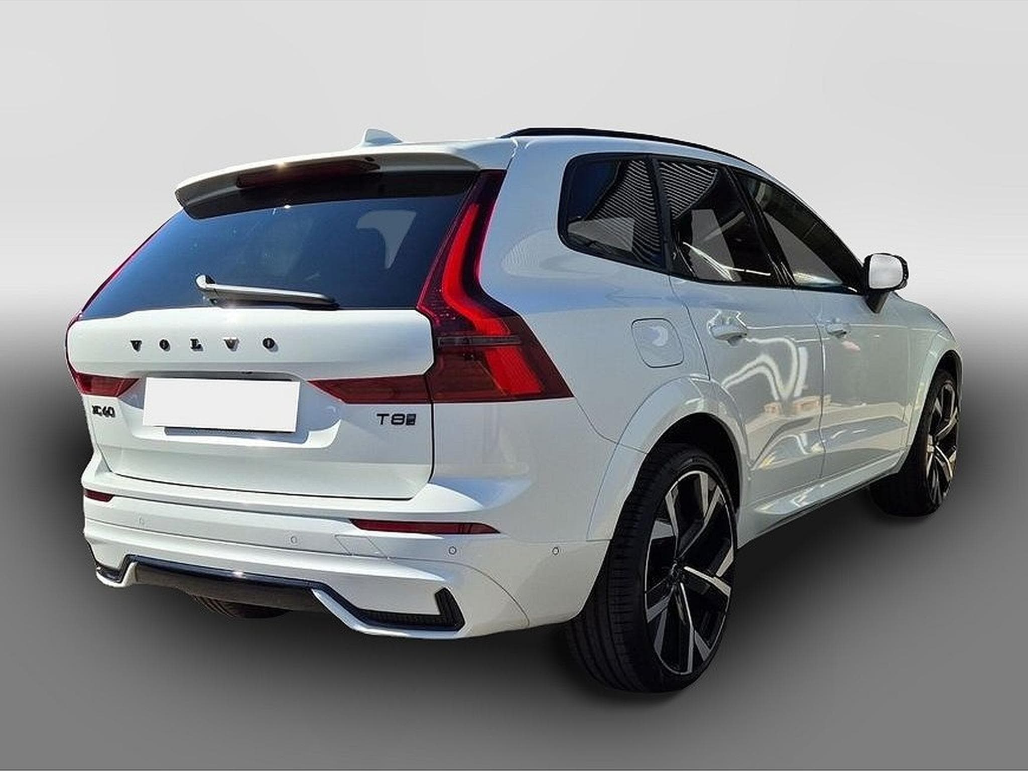 Volvo XC60 (2023) - Photo 2