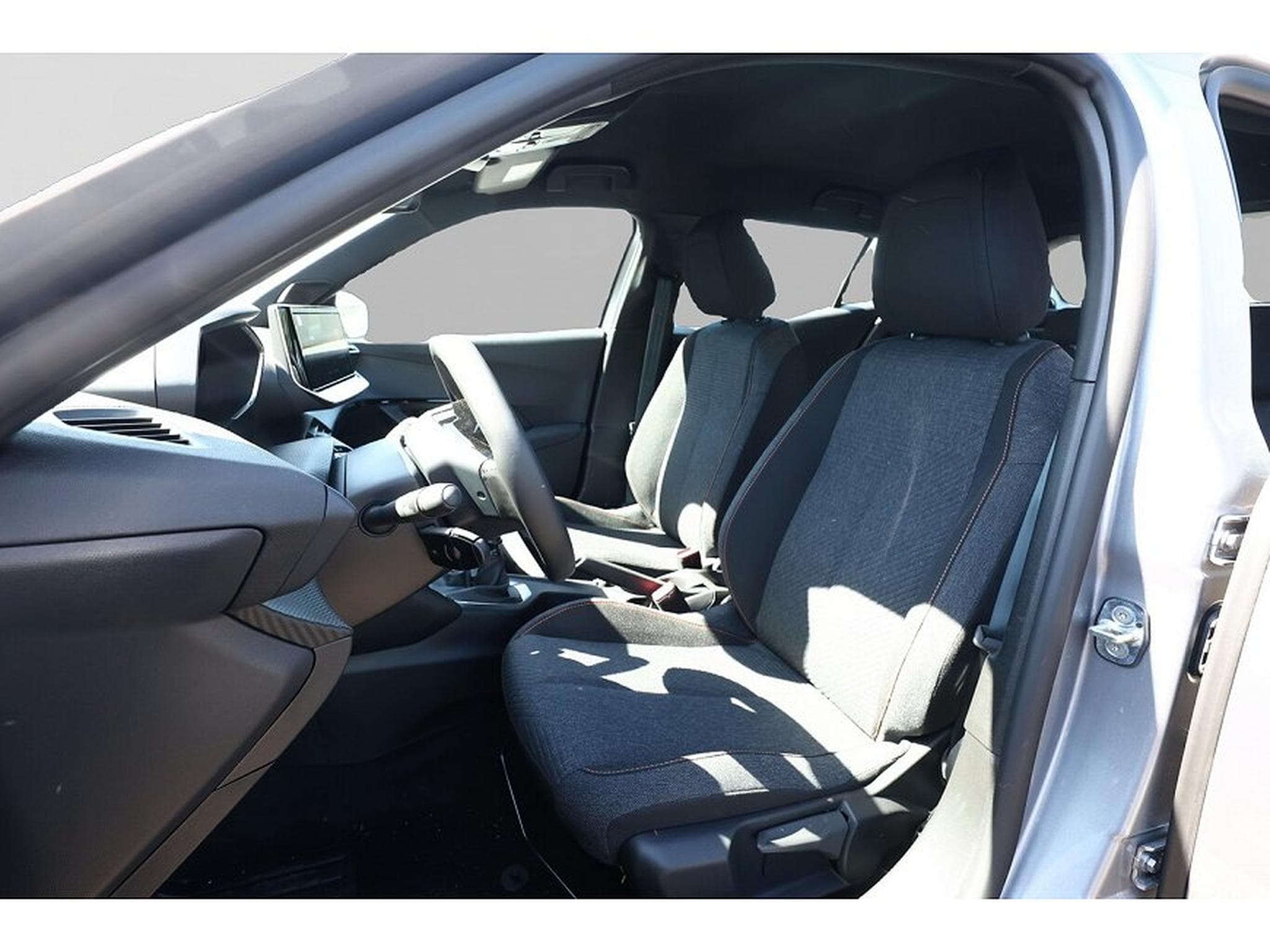 Peugeot 2008 (2025) - Photo 5