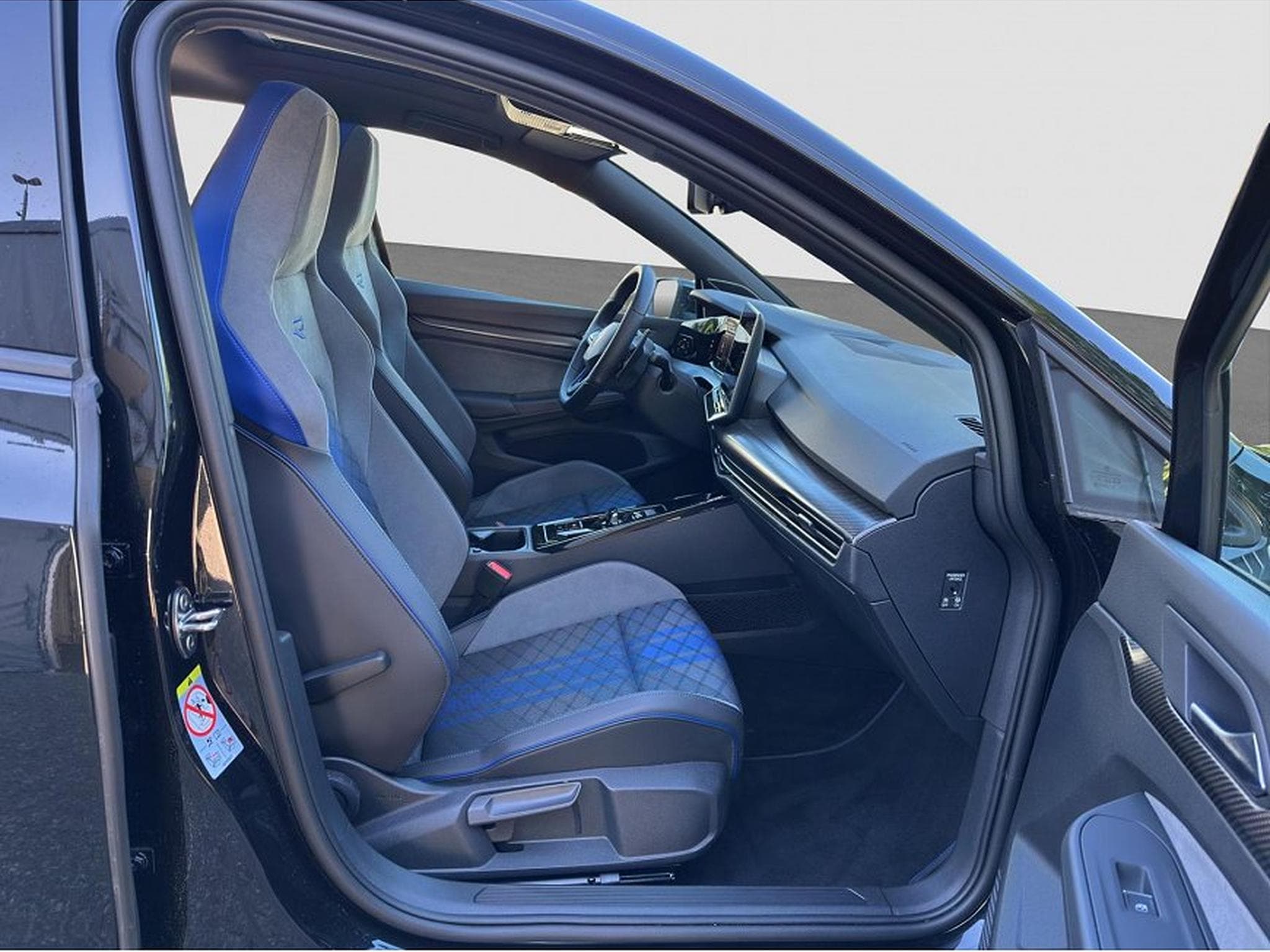 VW Golf (2025) - Foto 12
