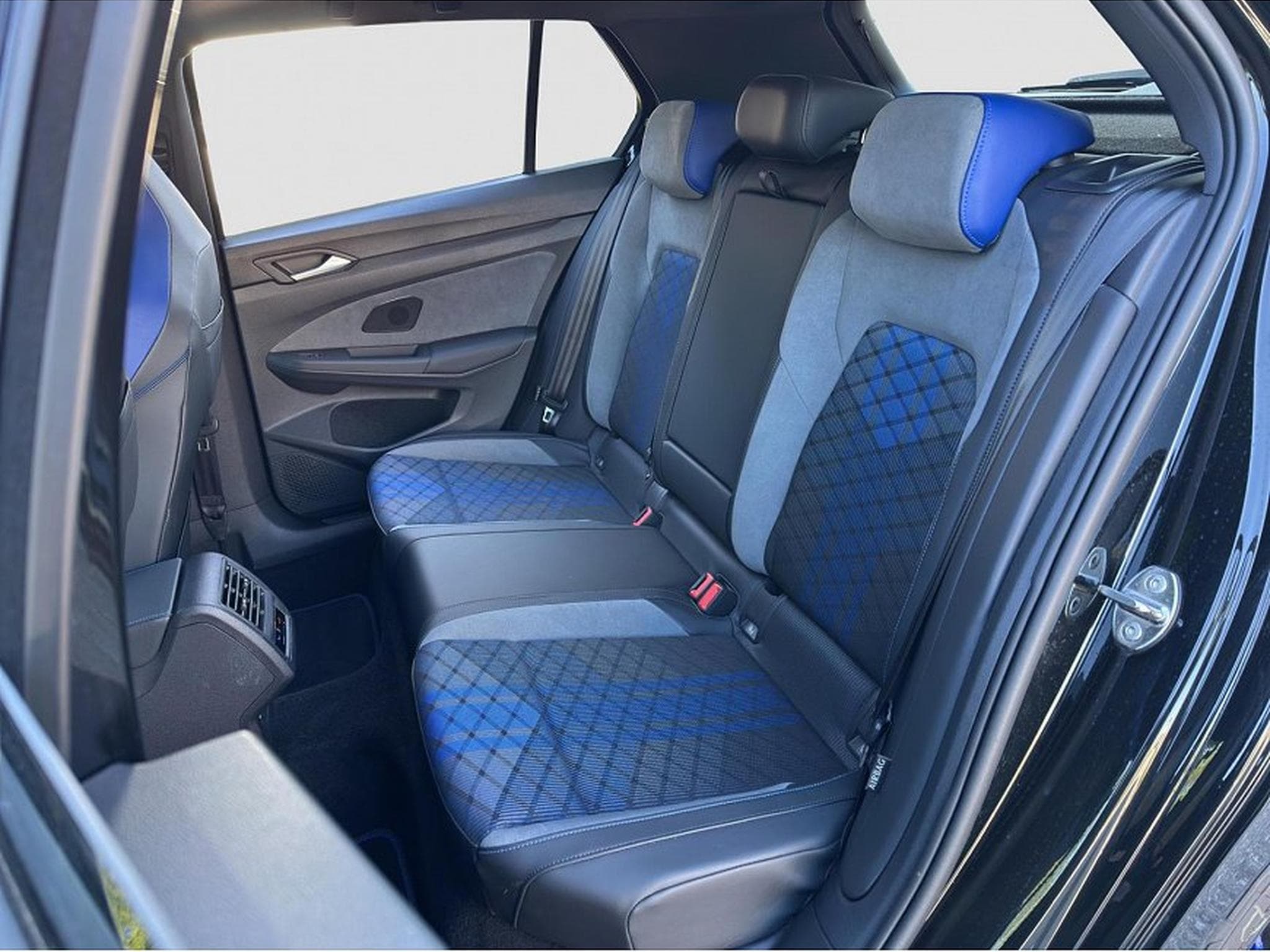 VW Golf (2025) - Foto 17