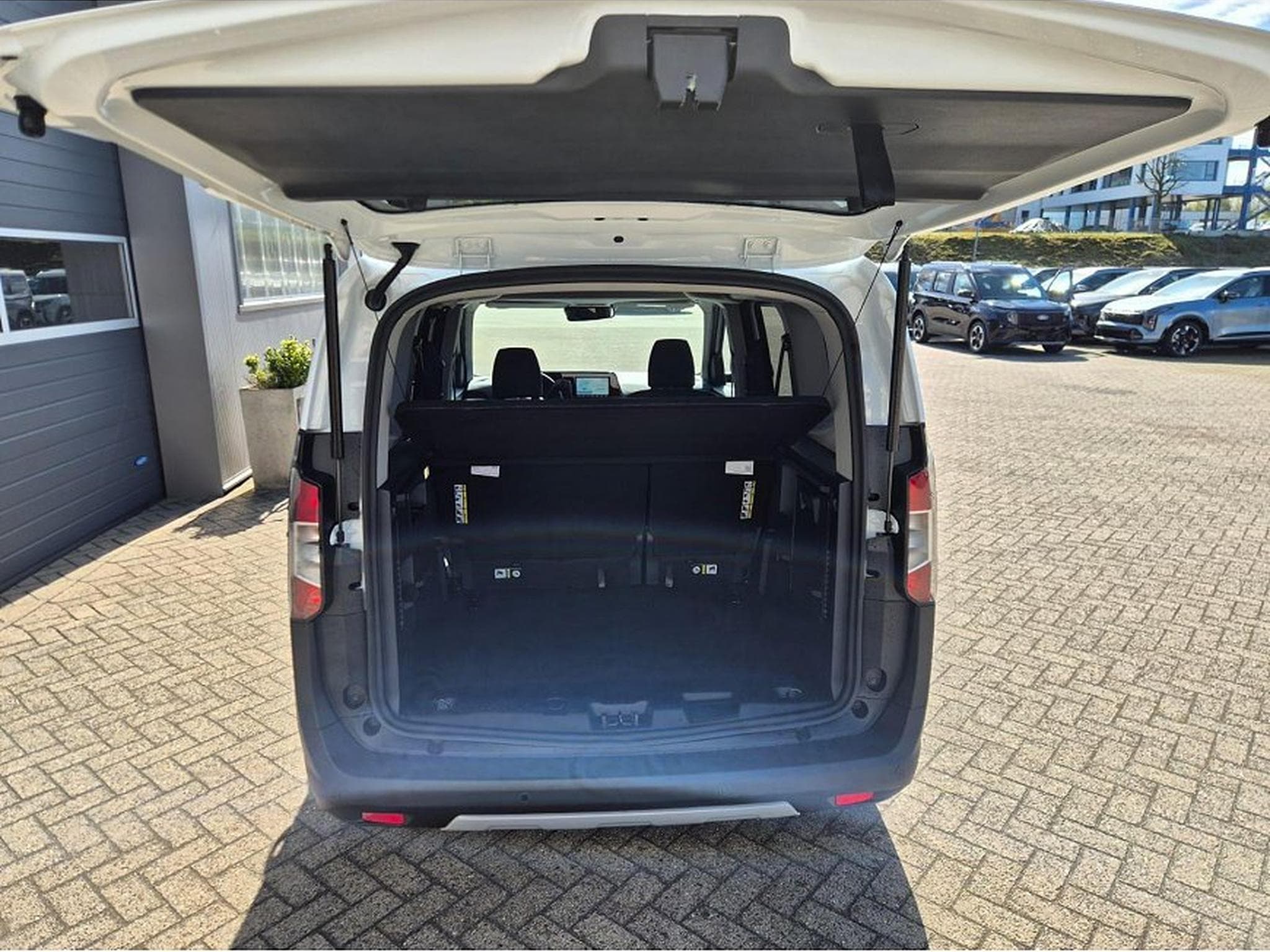 Ford Tourneo (2026) - Foto 9
