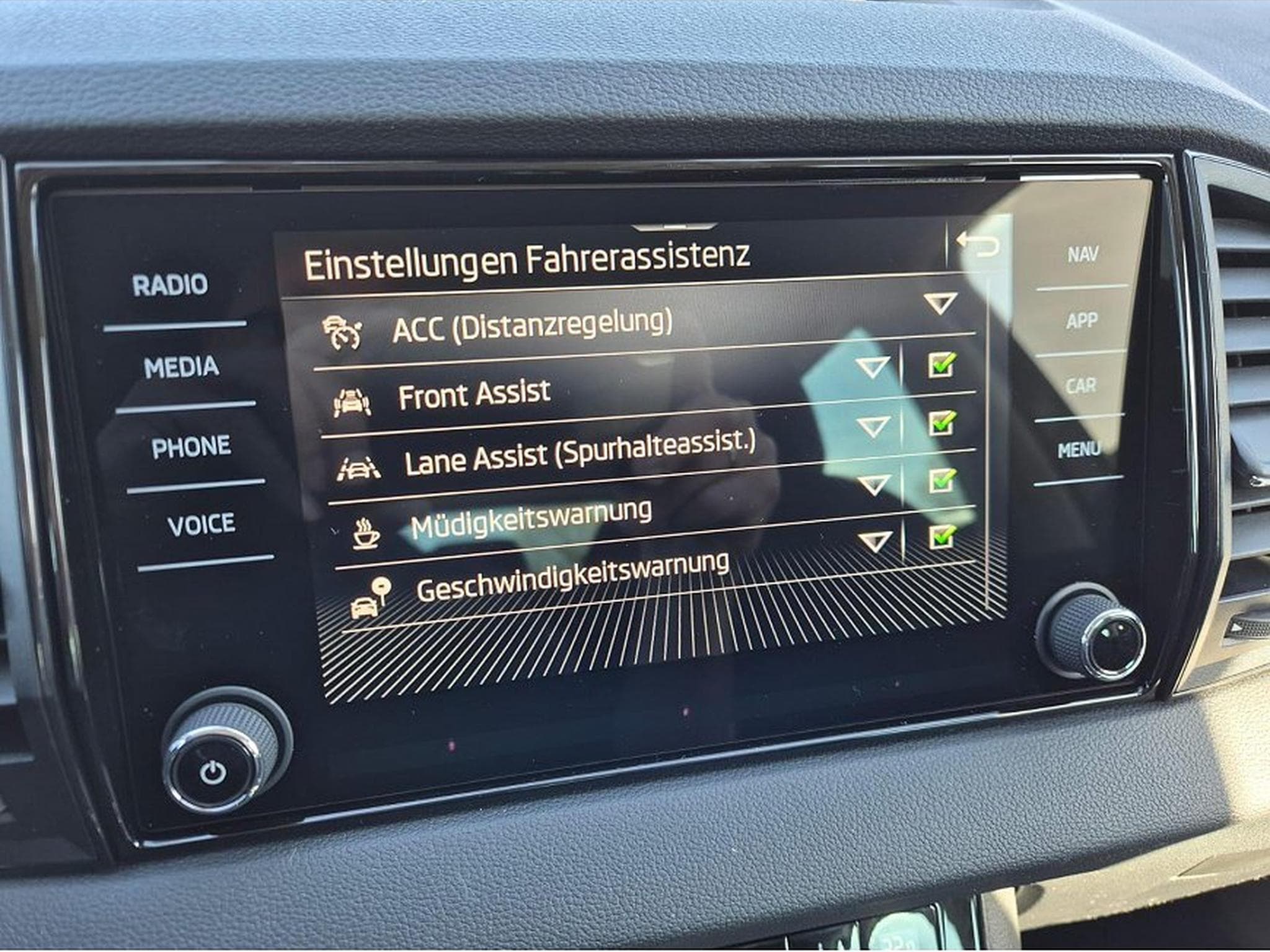 Skoda Karoq (2026) - Foto 20