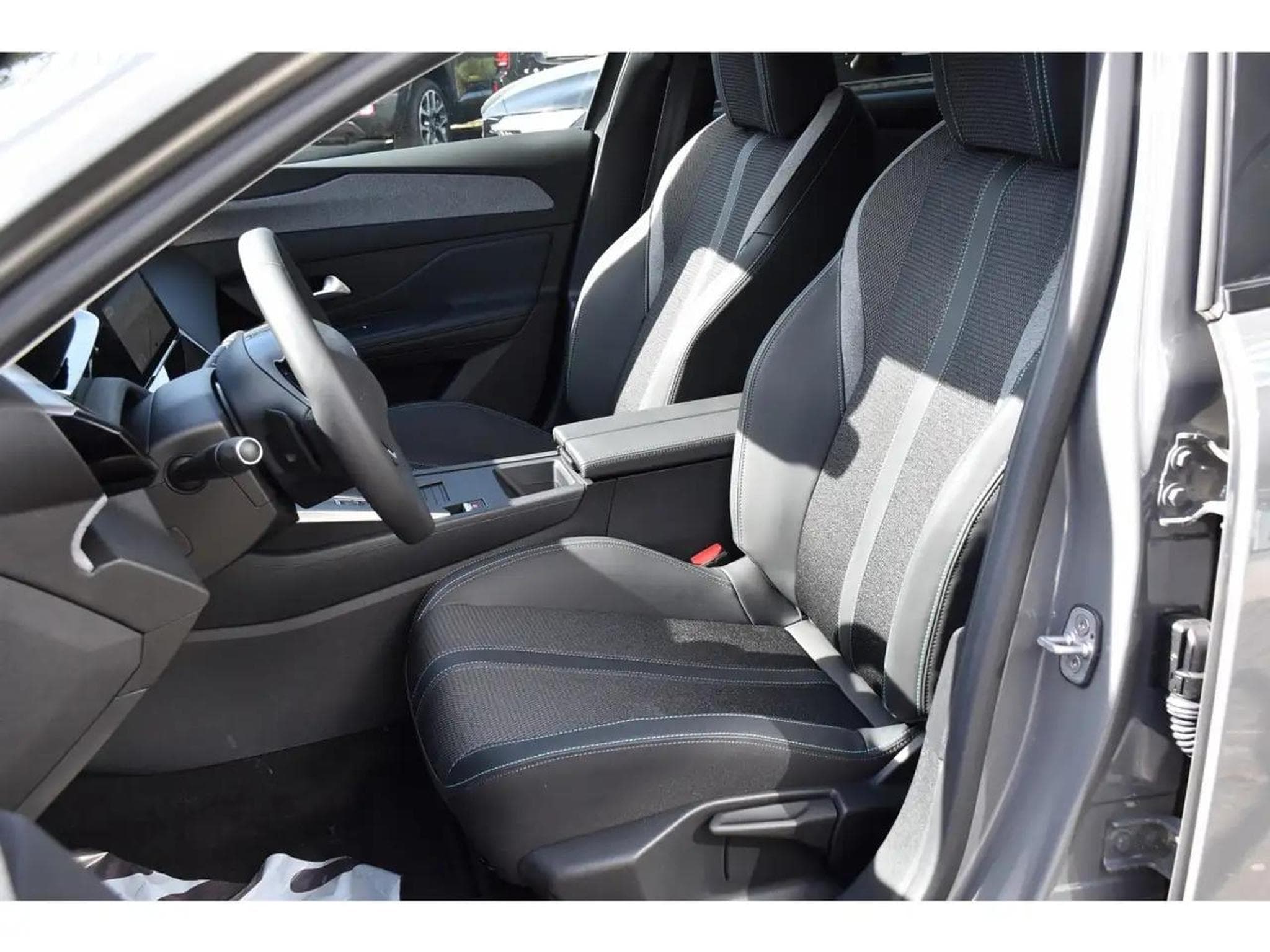 Peugeot 308 (2025) - Photo 2