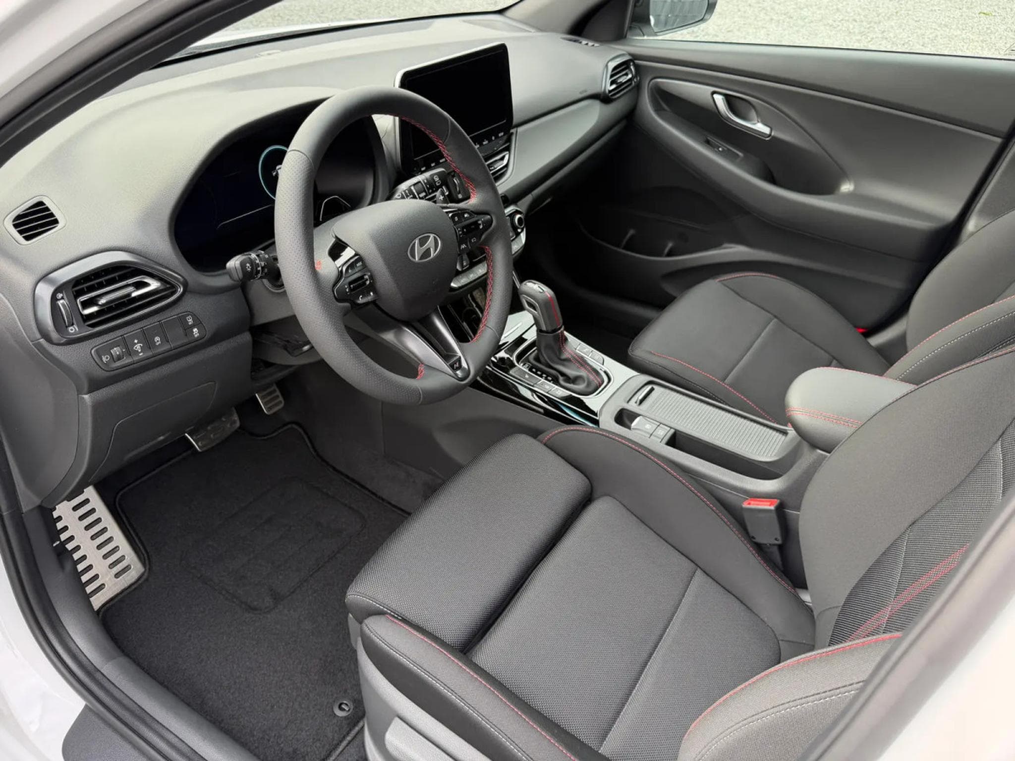 Hyundai i30 1.5 T-GDI 150 DCT N-Line (2026) - Photo 6