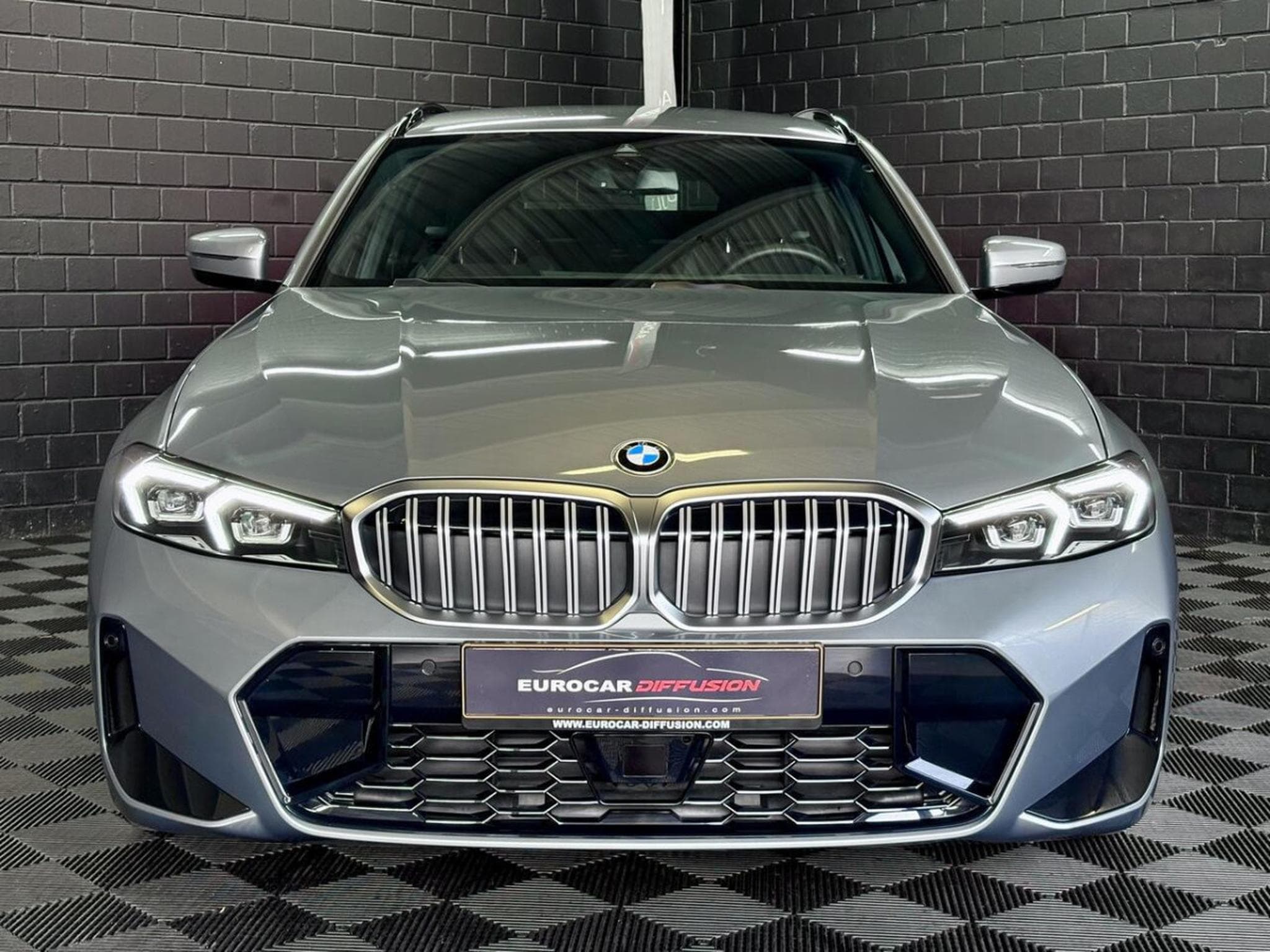 BMW 330 330i M-Sport Touring xDrive 245CV * Hayon * ACC * Sièges cha (2025) - Photo 2