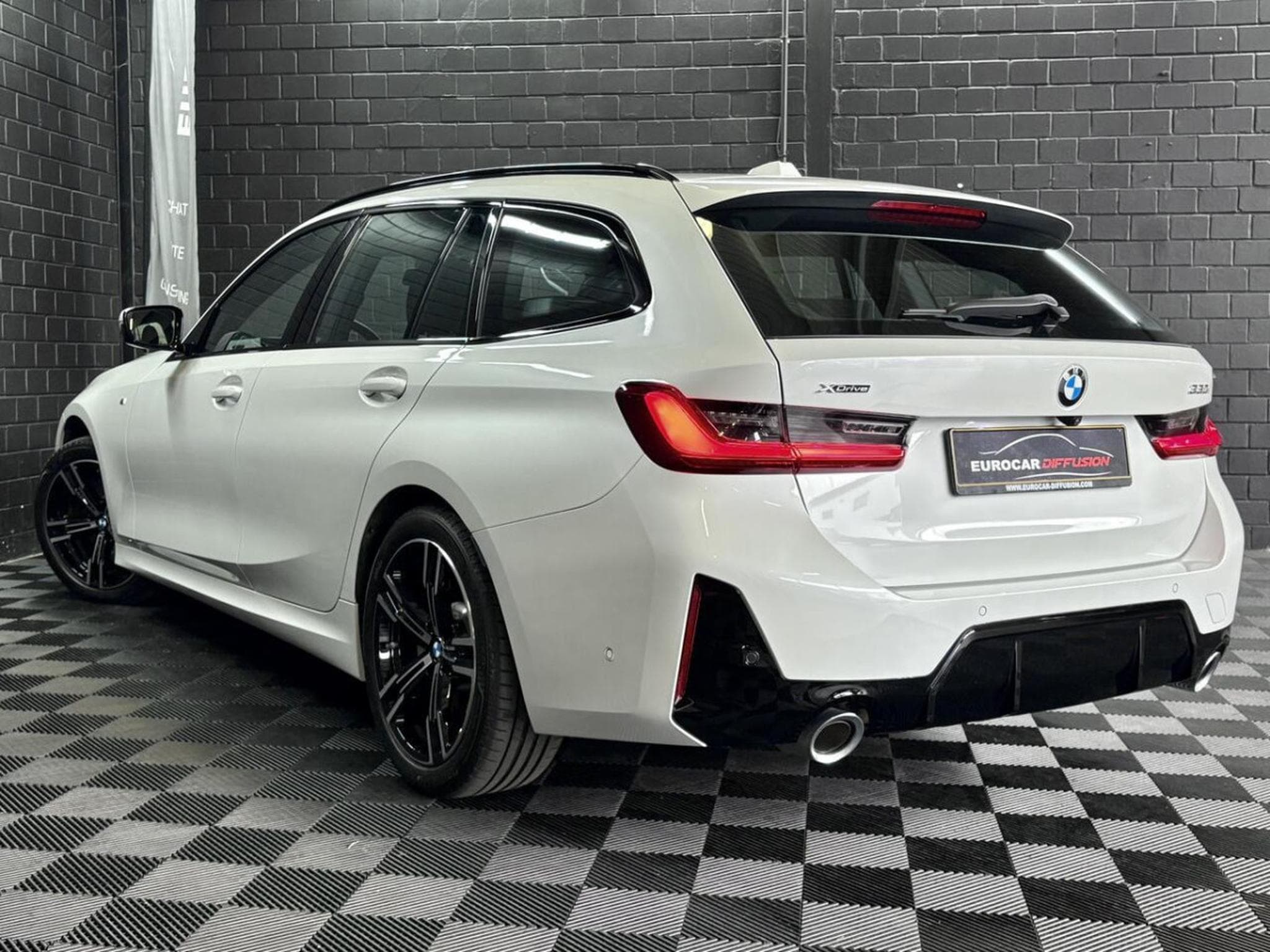 BMW 330 330i xDrive M-Sport Touring 245CV *Hayon*ACC*Sièges chauffan (2024) - Photo 4