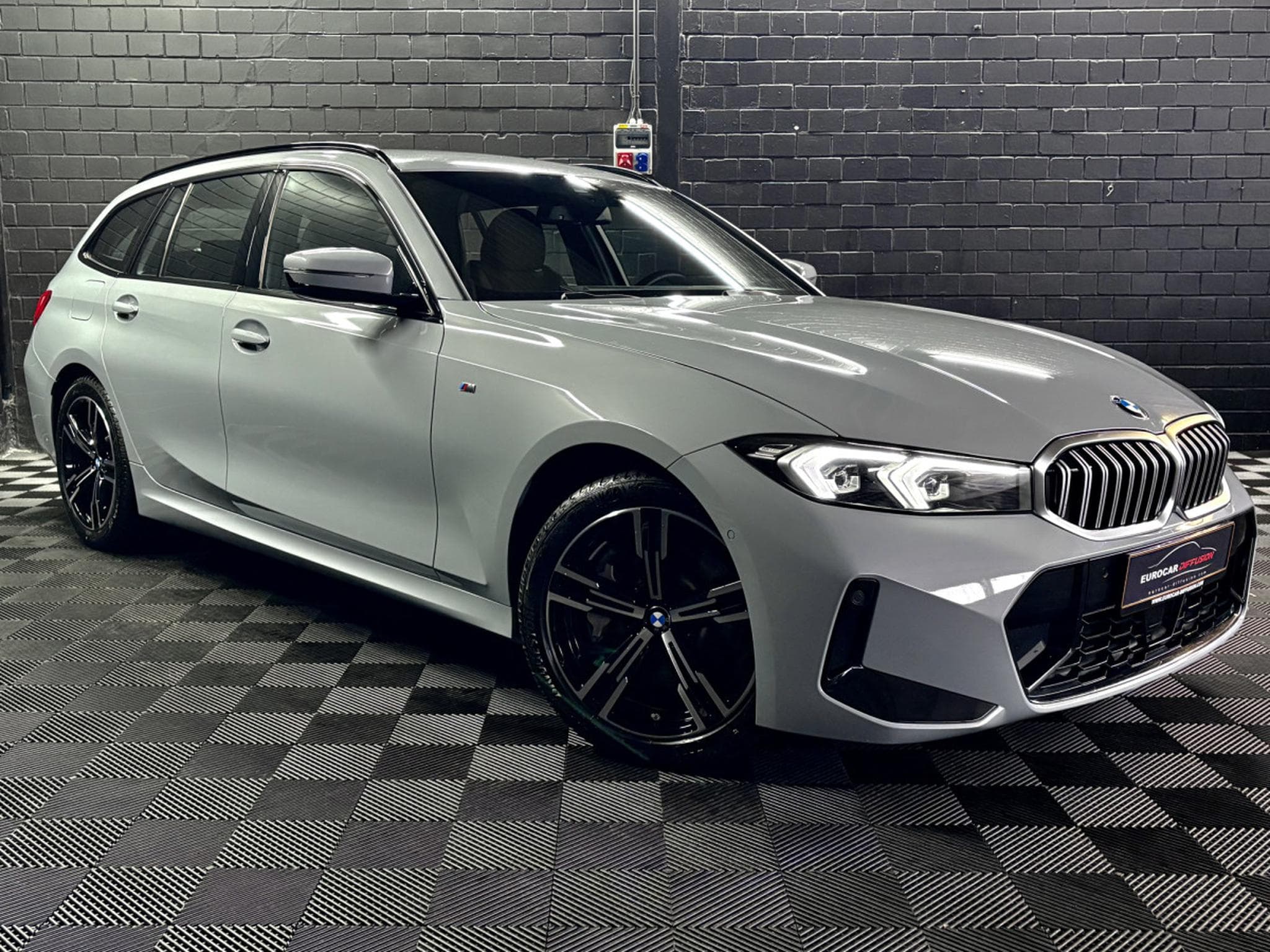 BMW 330 330i M-Sport Touring xDrive 245CV * Hayon * ACC * Sièges cha (2025) - Photo 3