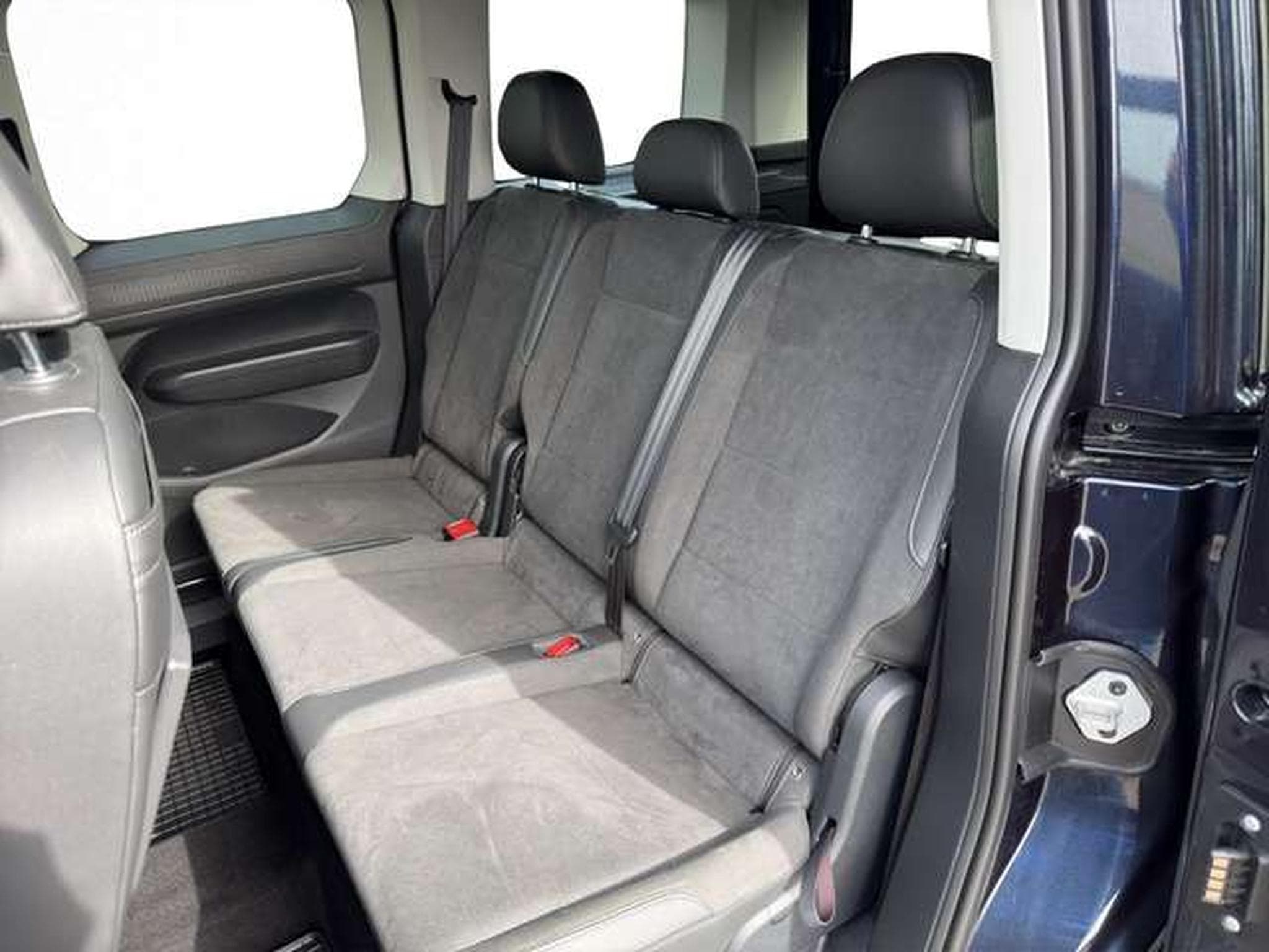 VW Caddy Style 2.0 TDI DSG/Navi/LED/Pano (2022) - Photo 13