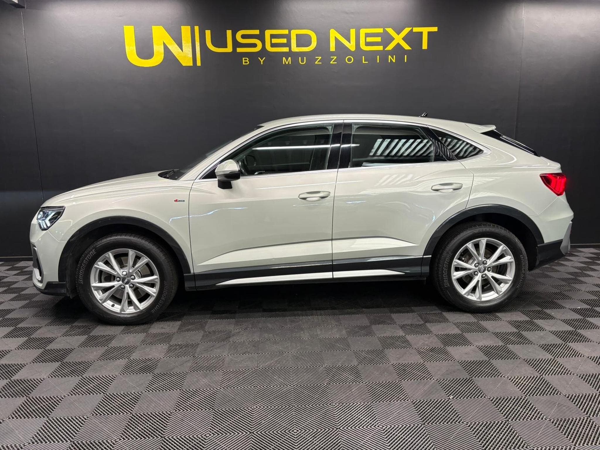 Audi Q3 Sportback 2.0 TDi 190 S line Quattro (2020) - Photo 5