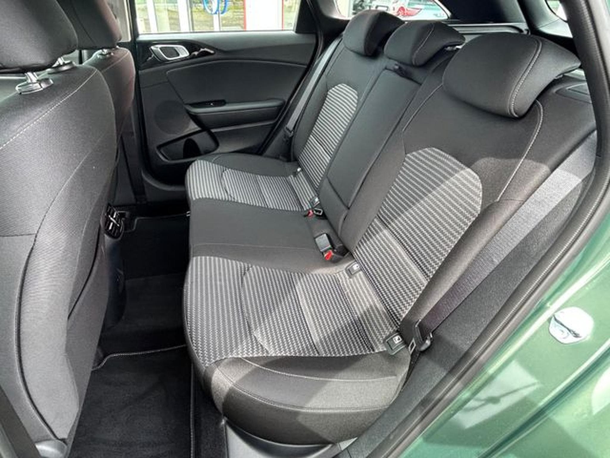 Kia Ceed Ceed SW 1,5T DCT Spirit Navi LED Kamera JBL  SHZ (2025) - Photo 11