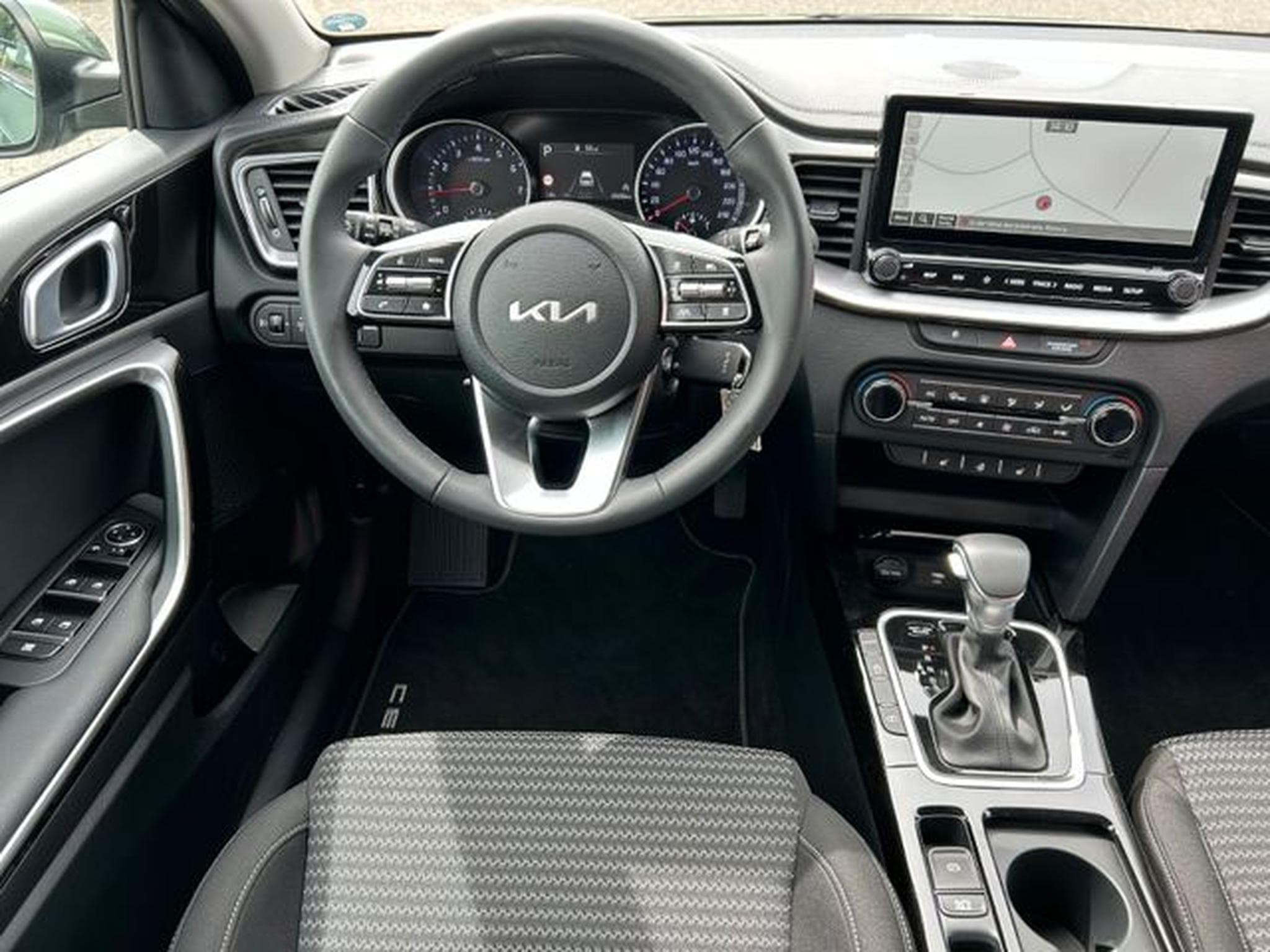 Kia Ceed Ceed SW 1,5T DCT Spirit Navi LED Kamera JBL  SHZ (2025) - Photo 12