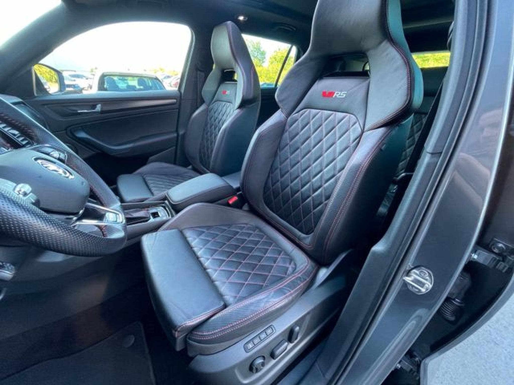 Skoda Kodiaq Kodiaq RS 2,0TSi 4x4 Pano AHK Voll-Leder 360° (2022) - Photo 10