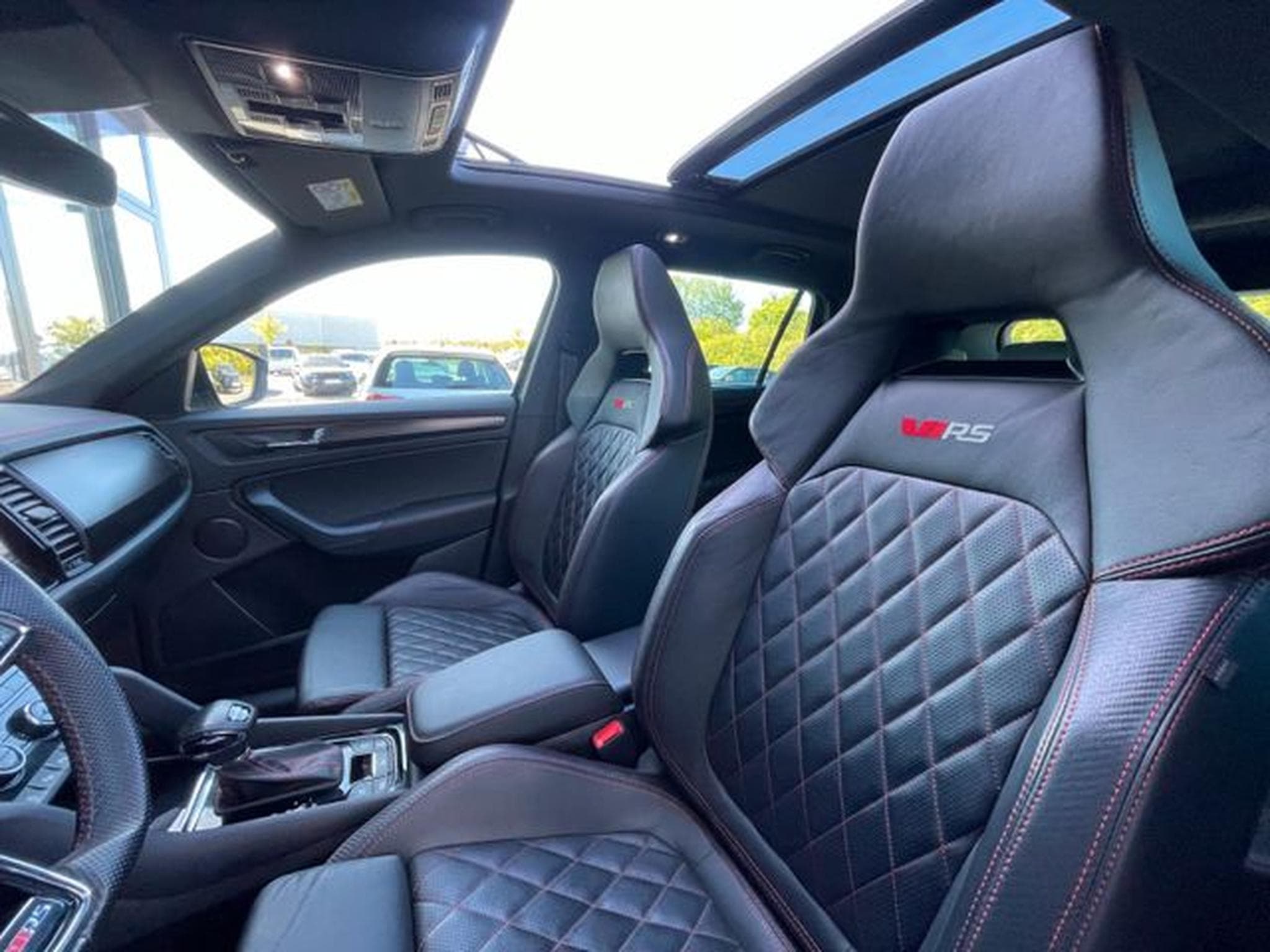 Skoda Kodiaq Kodiaq RS 2,0TSi 4x4 Pano AHK Voll-Leder 360° (2022) - Photo 11