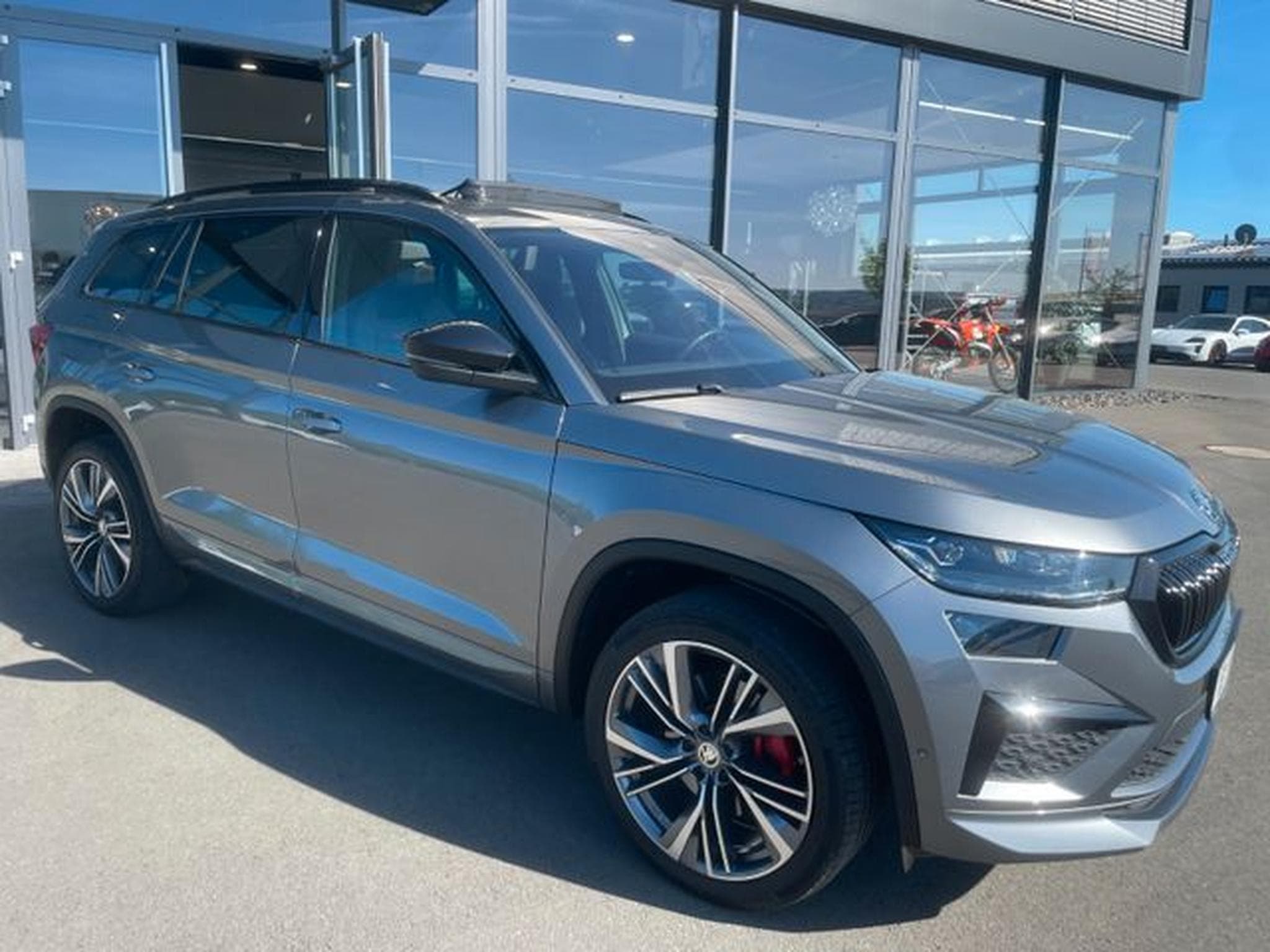 Skoda Kodiaq Kodiaq RS 2,0TSi 4x4 Pano AHK Voll-Leder 360° (2022) - Photo 4