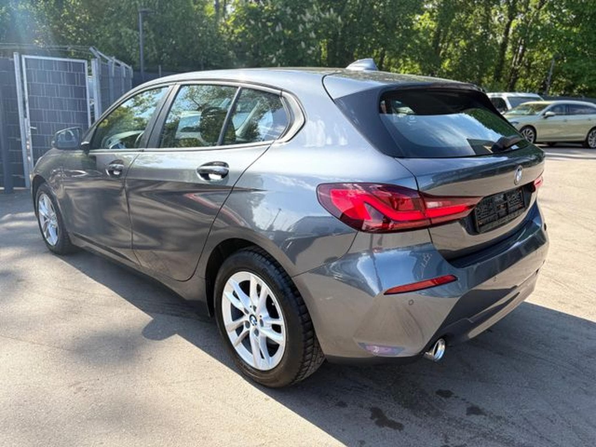 BMW 116 116 d ADVANTAGE *AUTOMATIK*PANO*NAVI*LED* (2021) - Foto 10