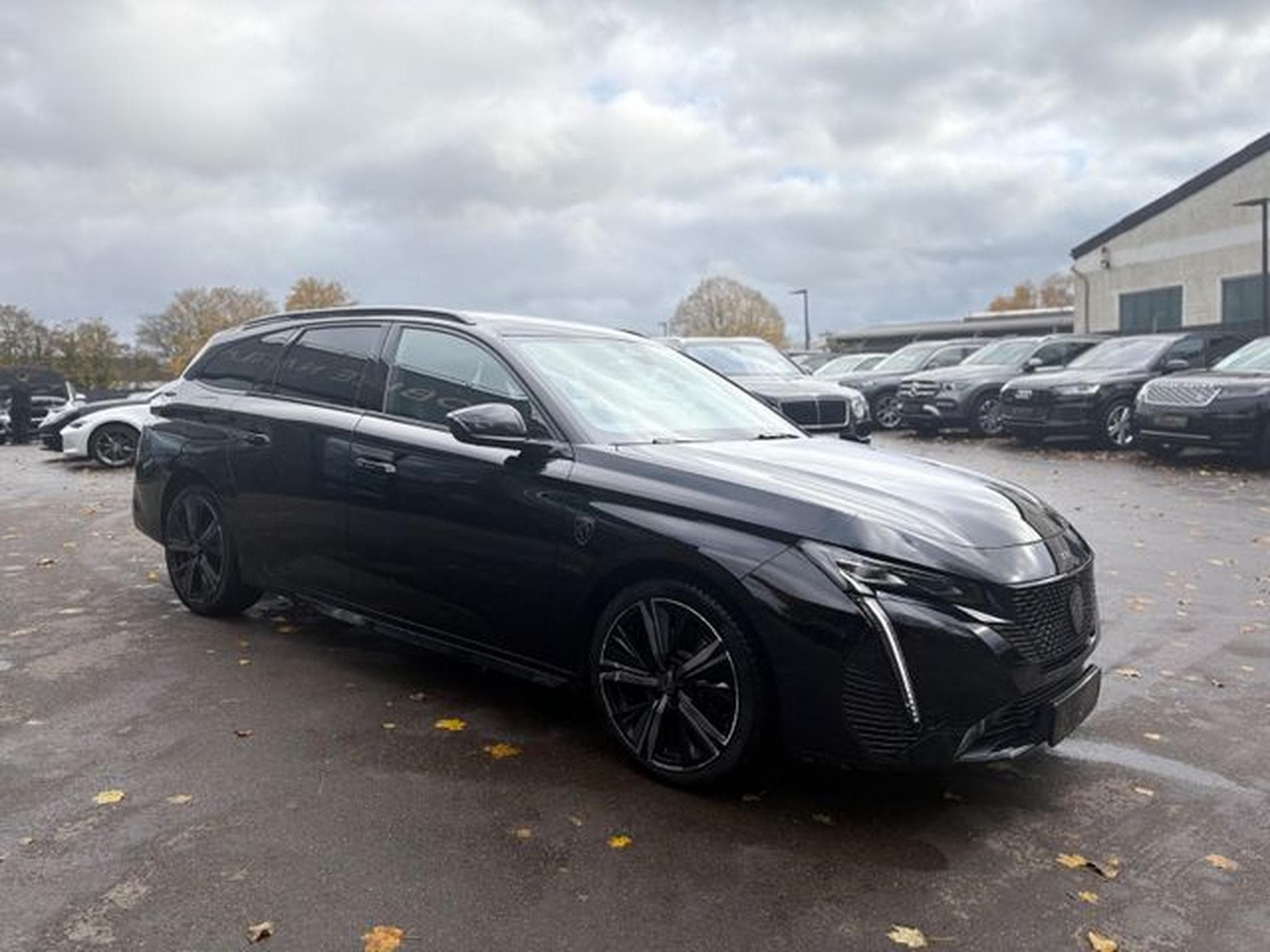 Peugeot 308 308 SW GT*AUT*PANORAMA*MATRIX*360 KAMERA*TRAUM* (2022) - Foto 6